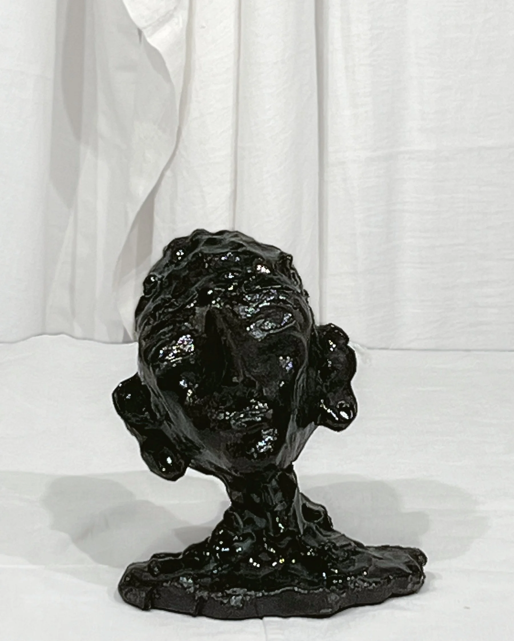 Handmade porcelain sculpture. "Les têtes pensantes", Black.