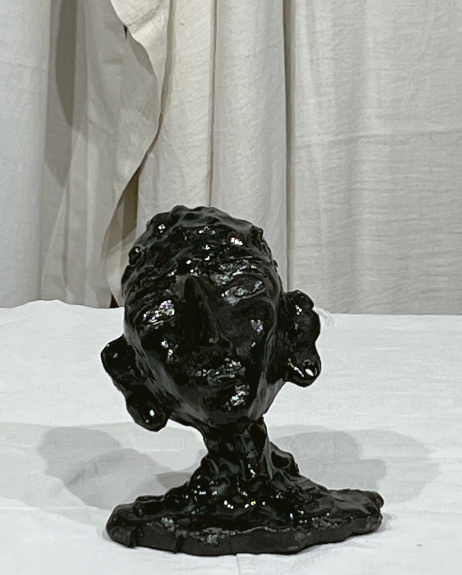 Porcelain sculpture "Les têtes pensantes", Noire