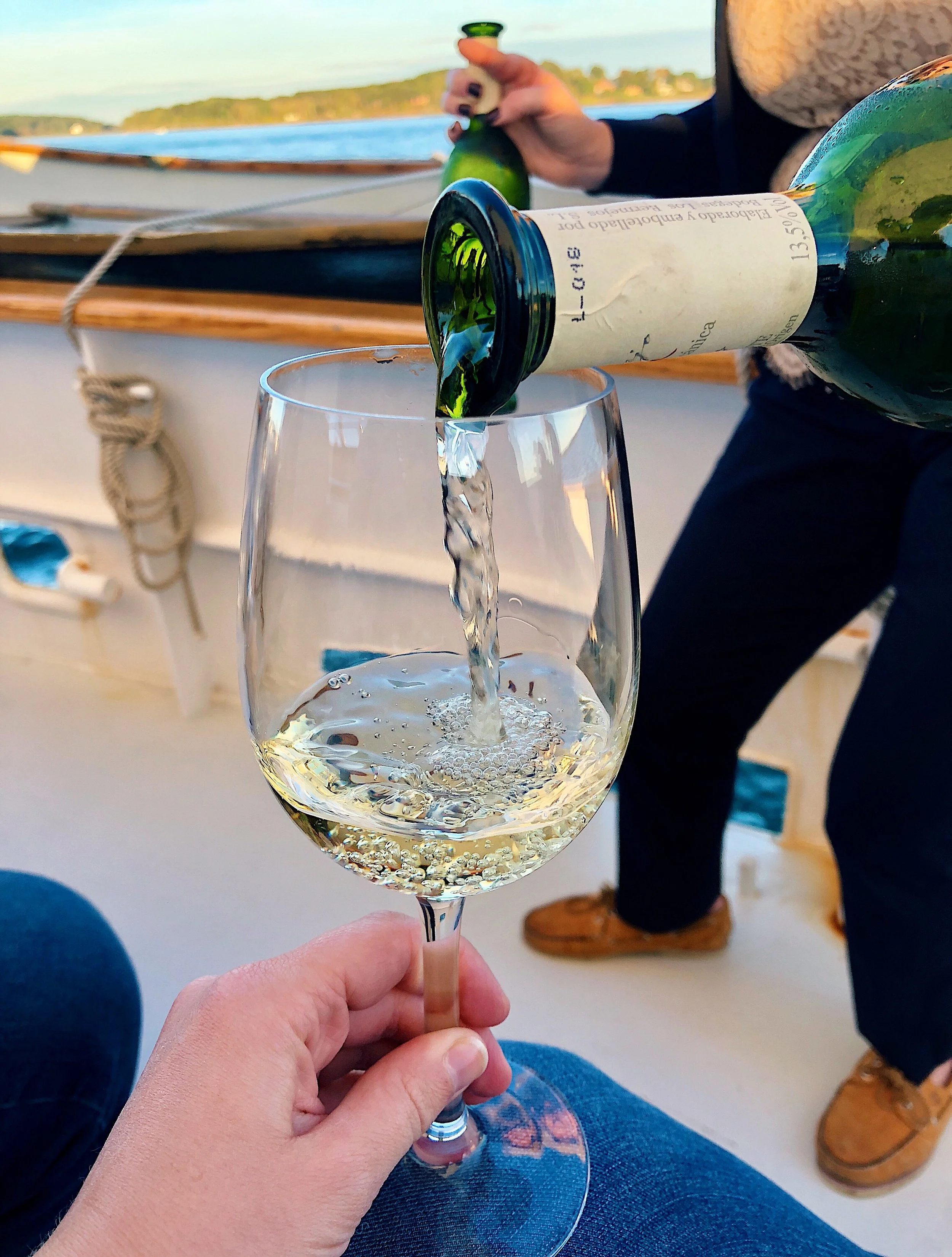 wine-wine-portland-maine-sail-white-pour.jpg