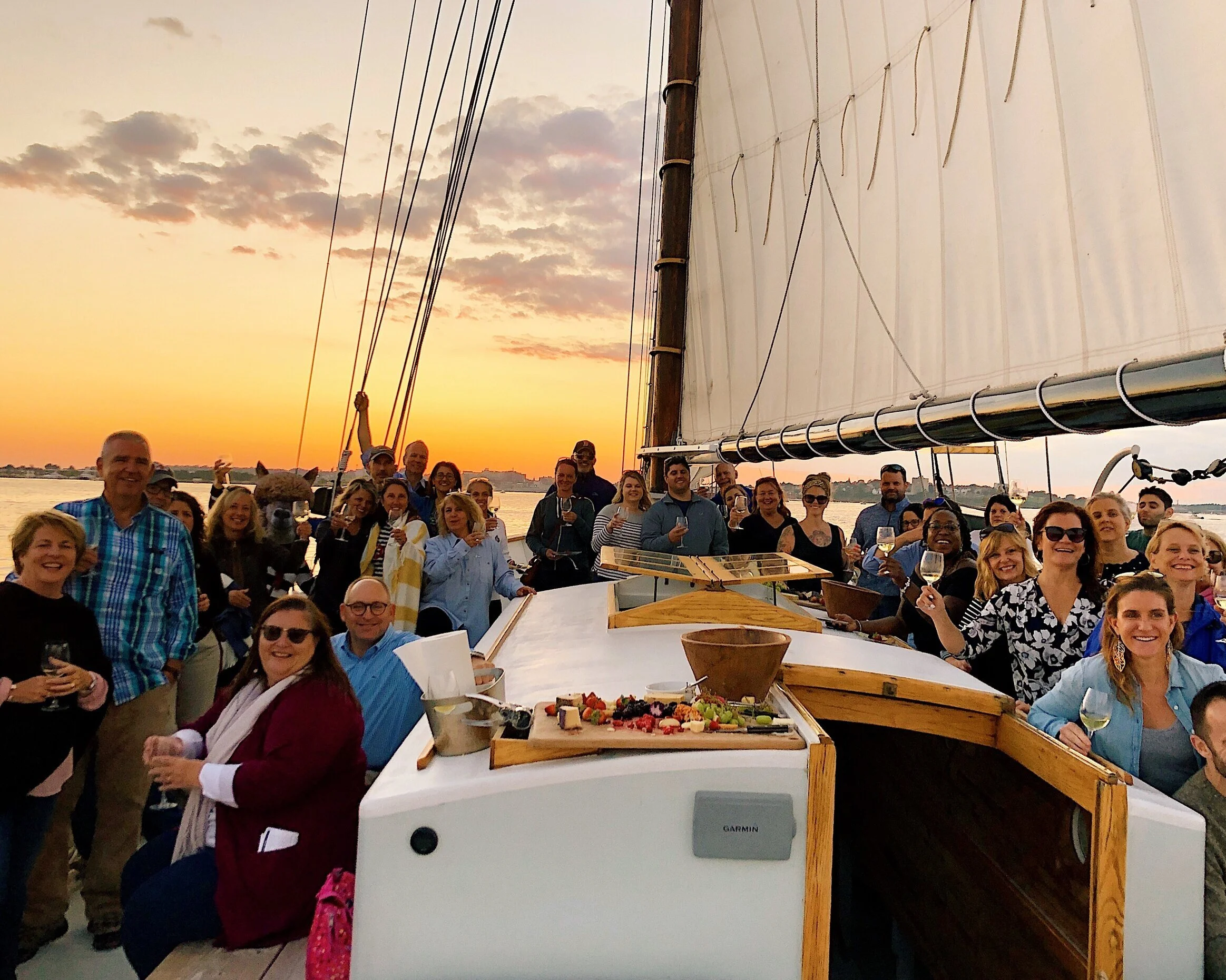 wine_wise_events_wine_sail_winesail_sunset_group_lamma.jpg