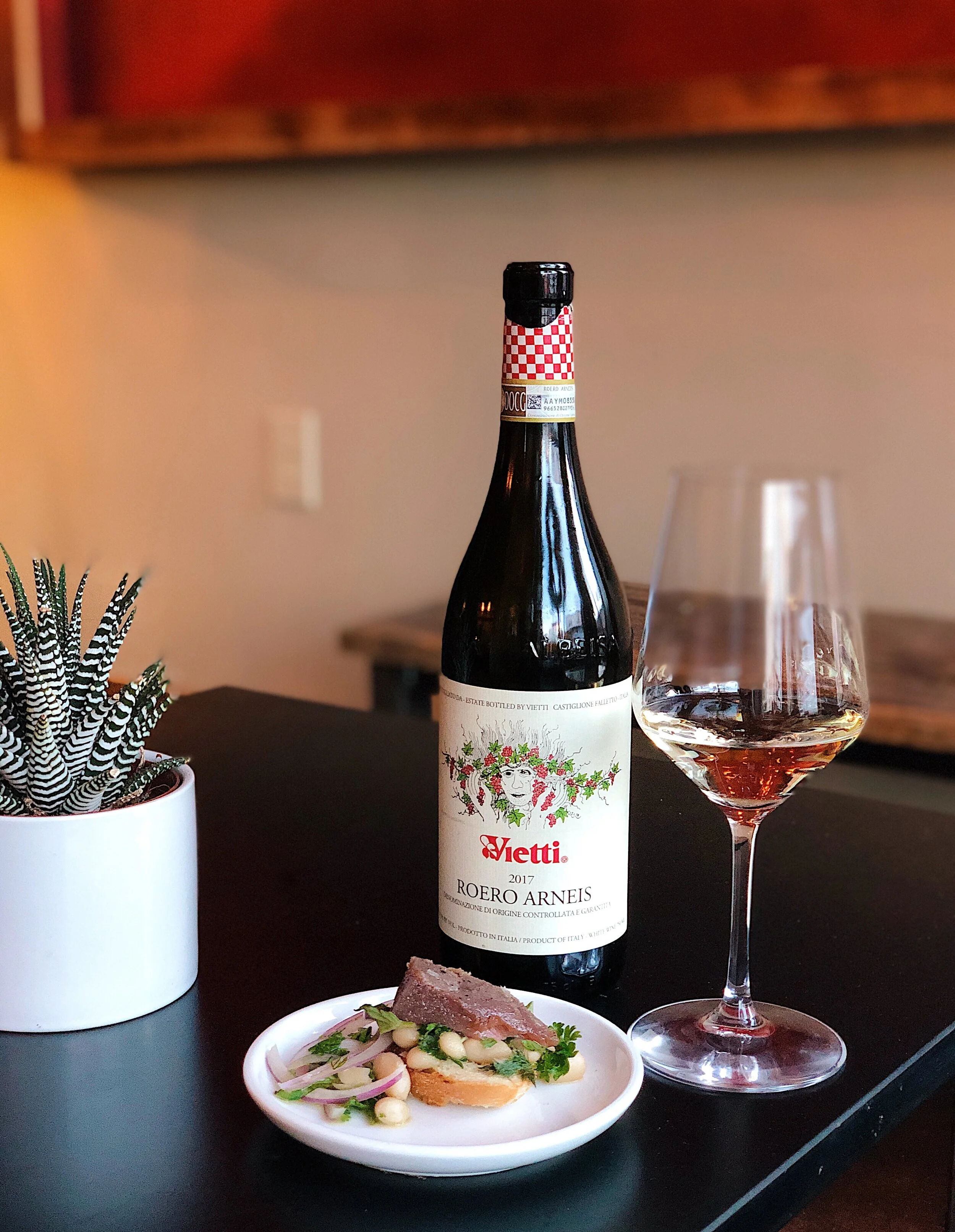 Wine_wise_walk_portland_maine_lolita_Vietti_white.jpg