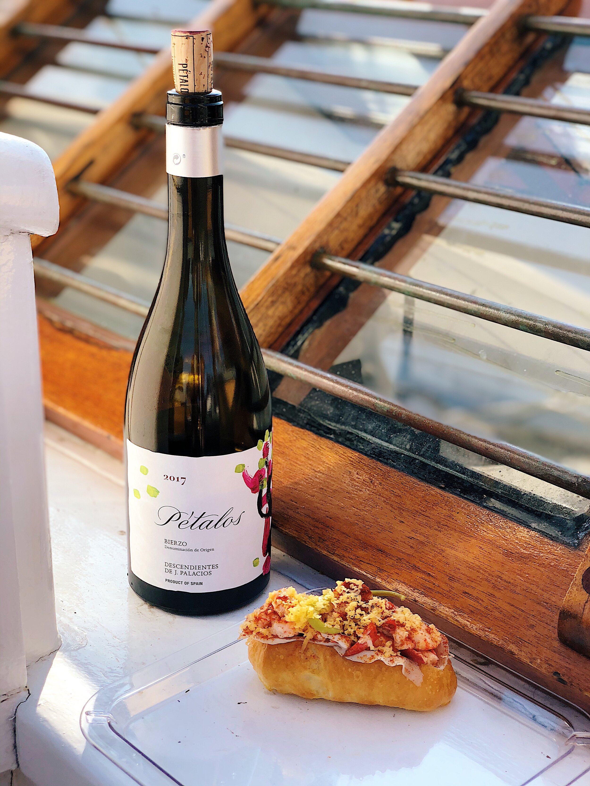 wine_wise_events_portland_maine_food_sail_chaval_spain_lobster_roll_08232020.jpg