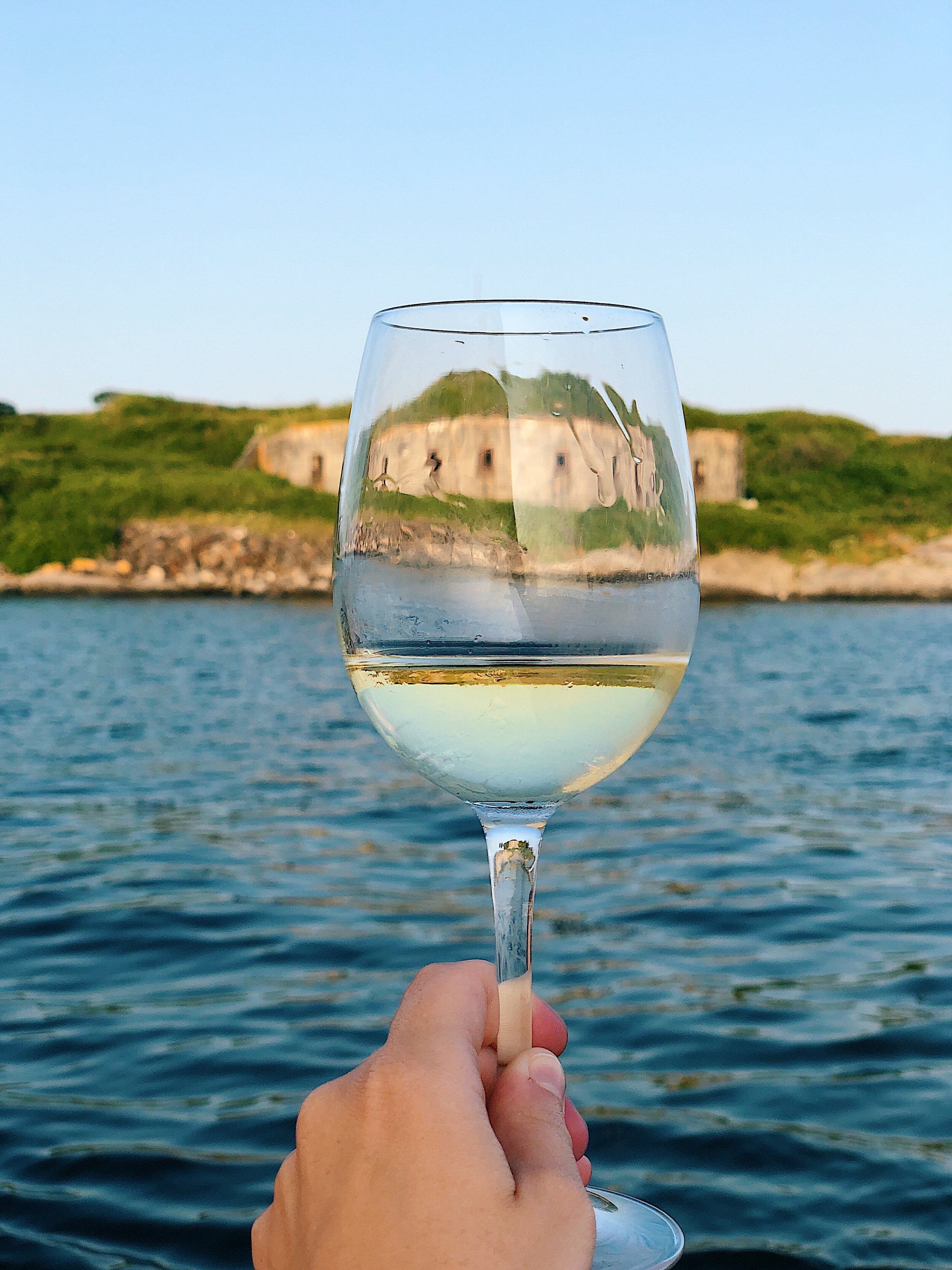 wine_wise_events_portland_maine_things_to_do_fort_scammell_white.jpg