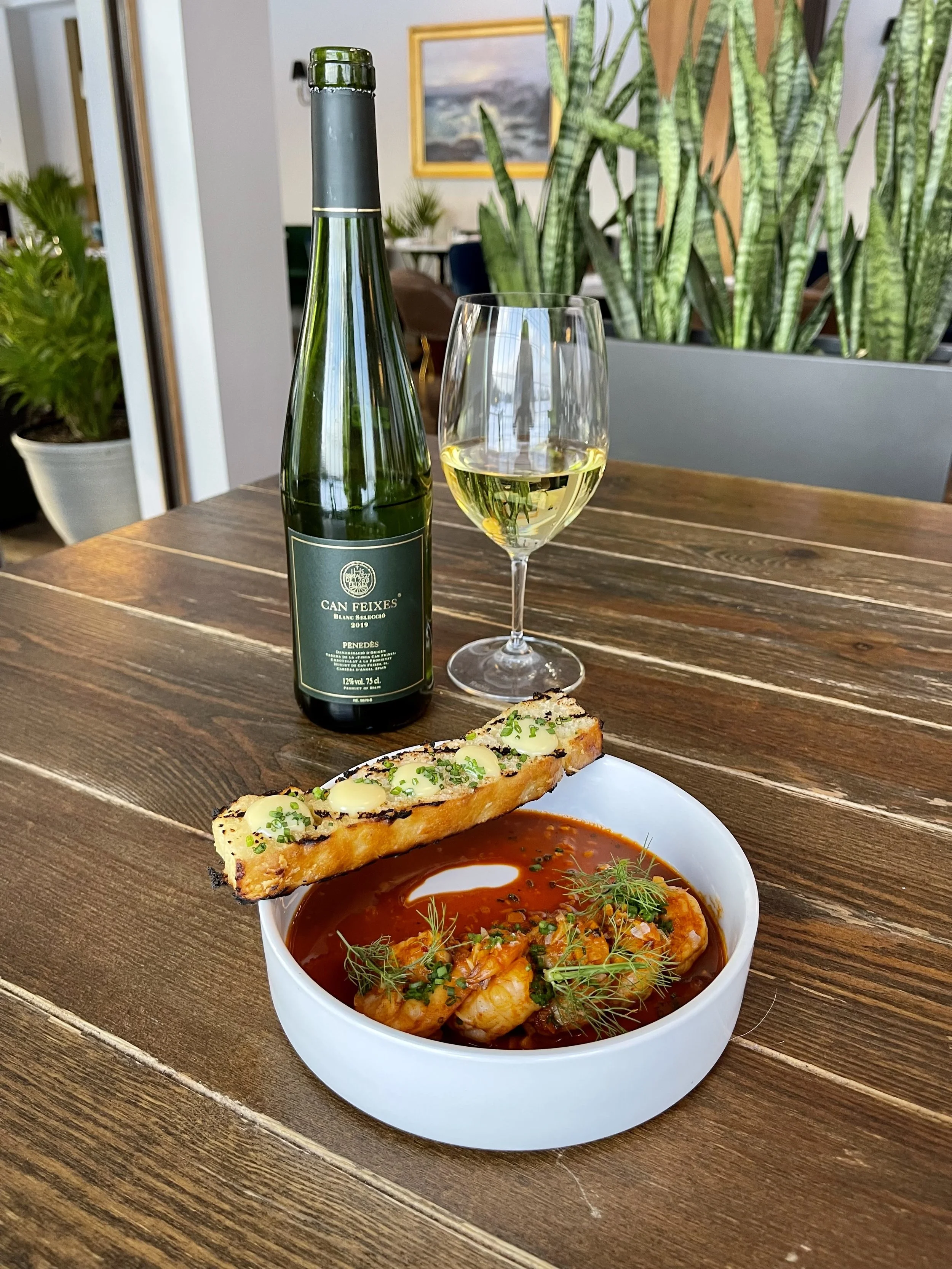 2020 Huguet de Can Feixes, Blanc Selecció, Penedès, Spain + Gambas al Ajillo