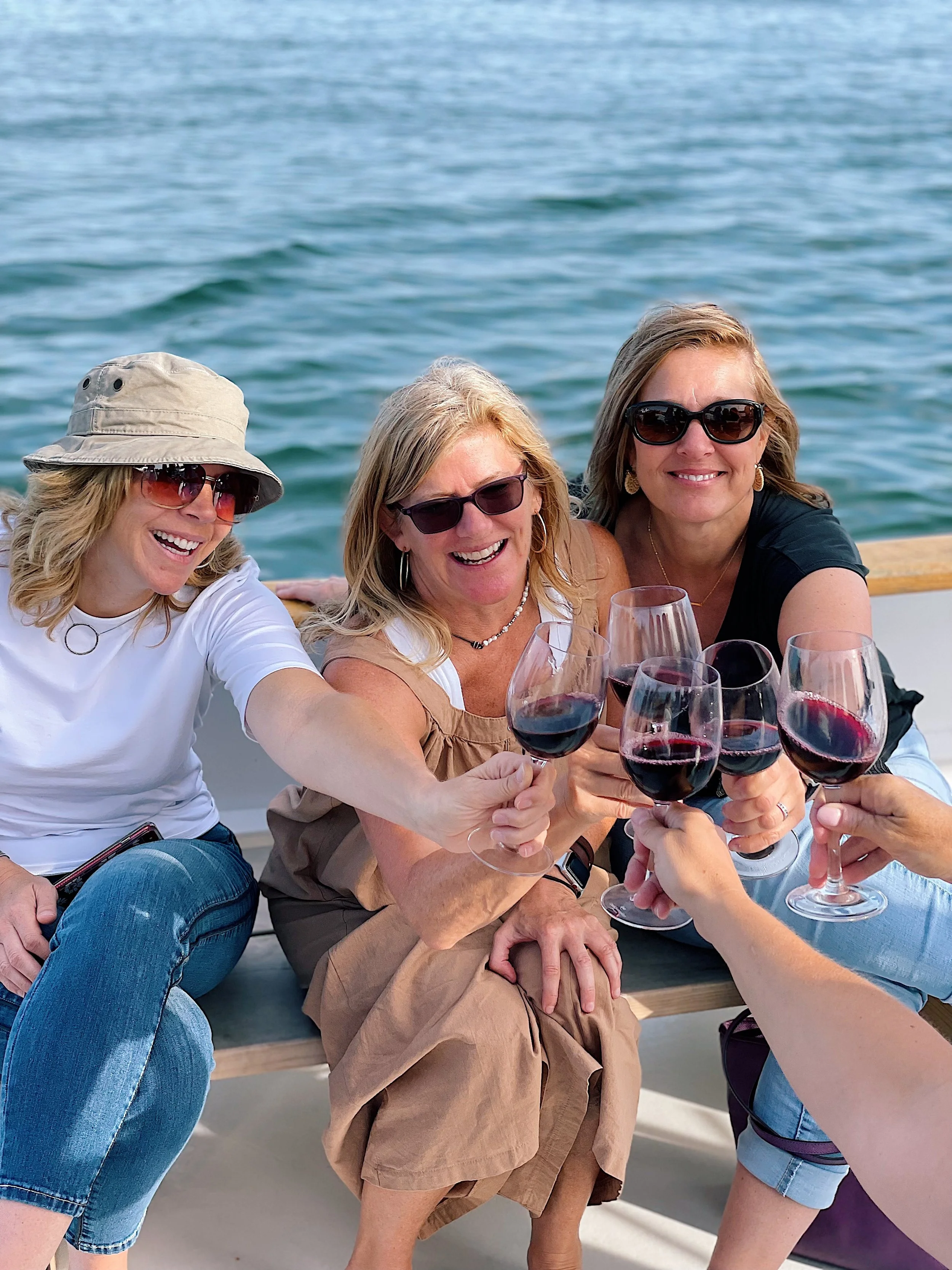 wine_wise_sail_portland_maine_cheers_people_red_natural.JPEG
