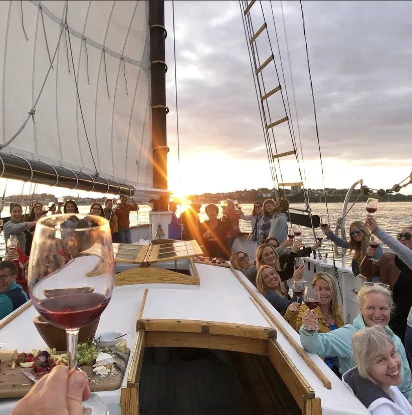 wine_wise_events_people_group_winesail.jpg
