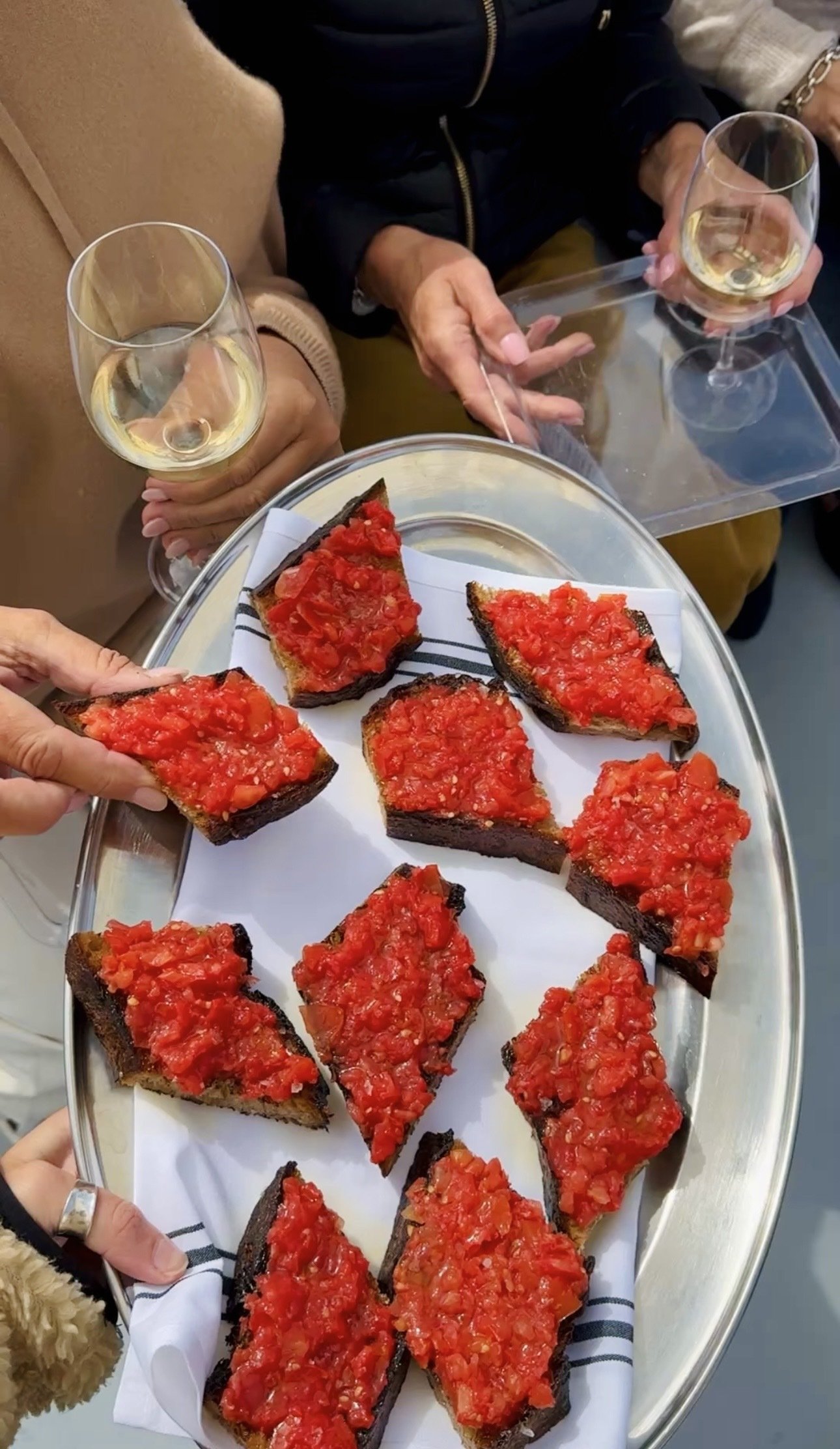 wine_wise_food_tomato_sail_chaval.jpg