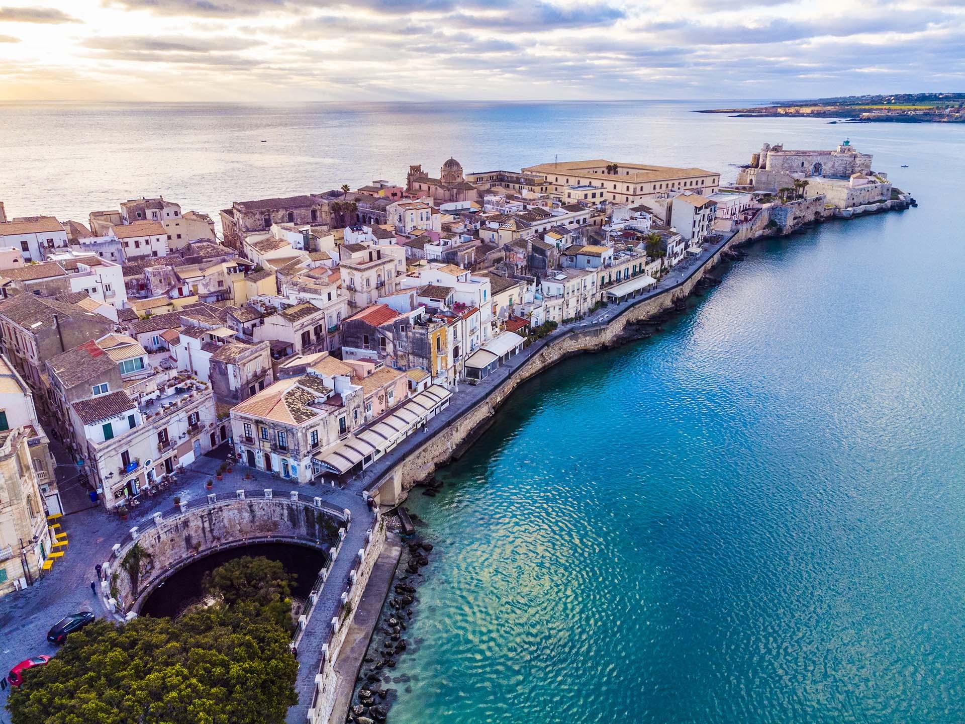 Sicily_Coastal_peninsula.jpeg