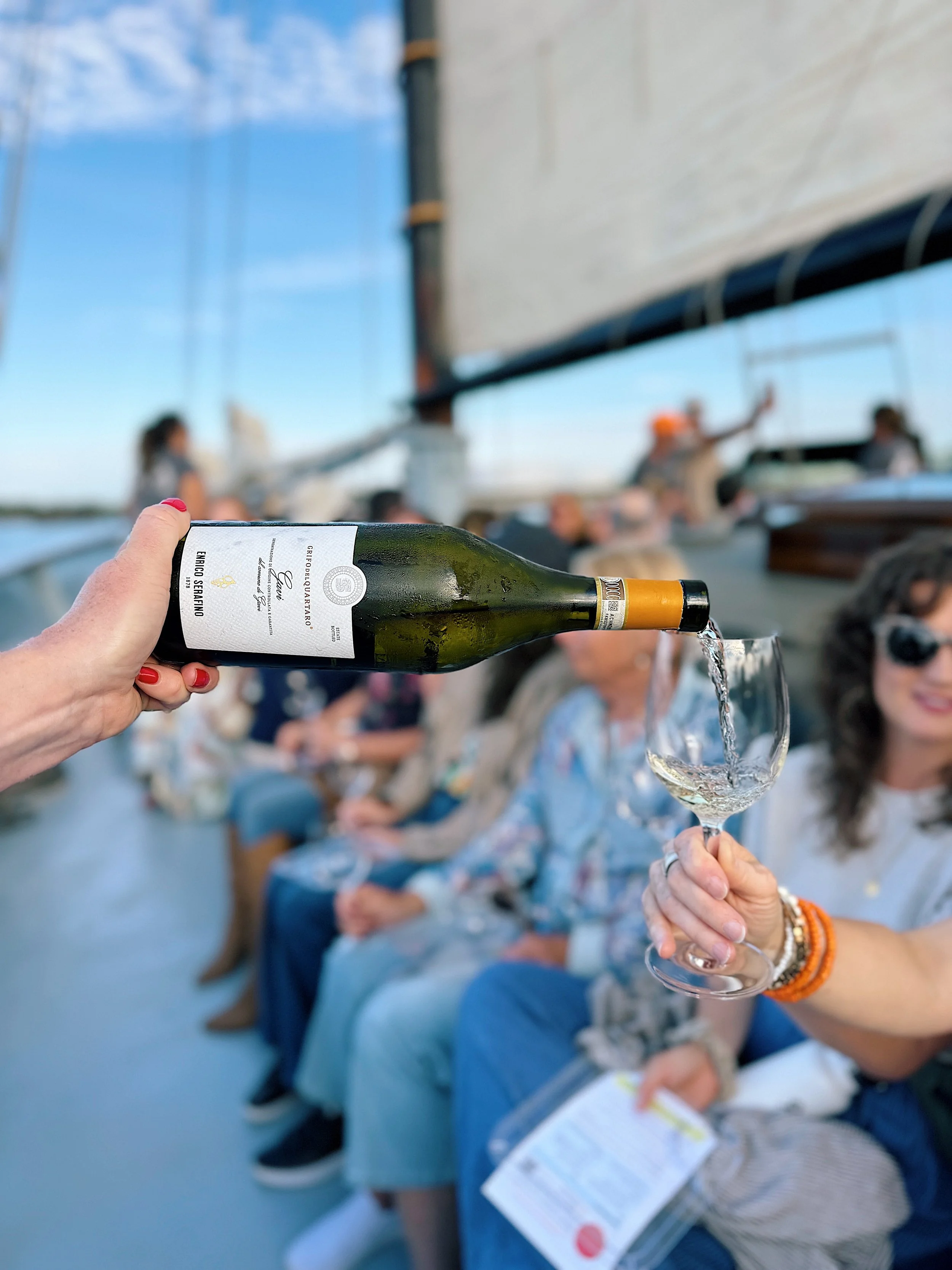 Wine_Wise_Sail_Portland_Maine_Food_Chef_Solo_italian_Italy_Gavi_Piedmont_pour_people_07092025.jpg (Copy)