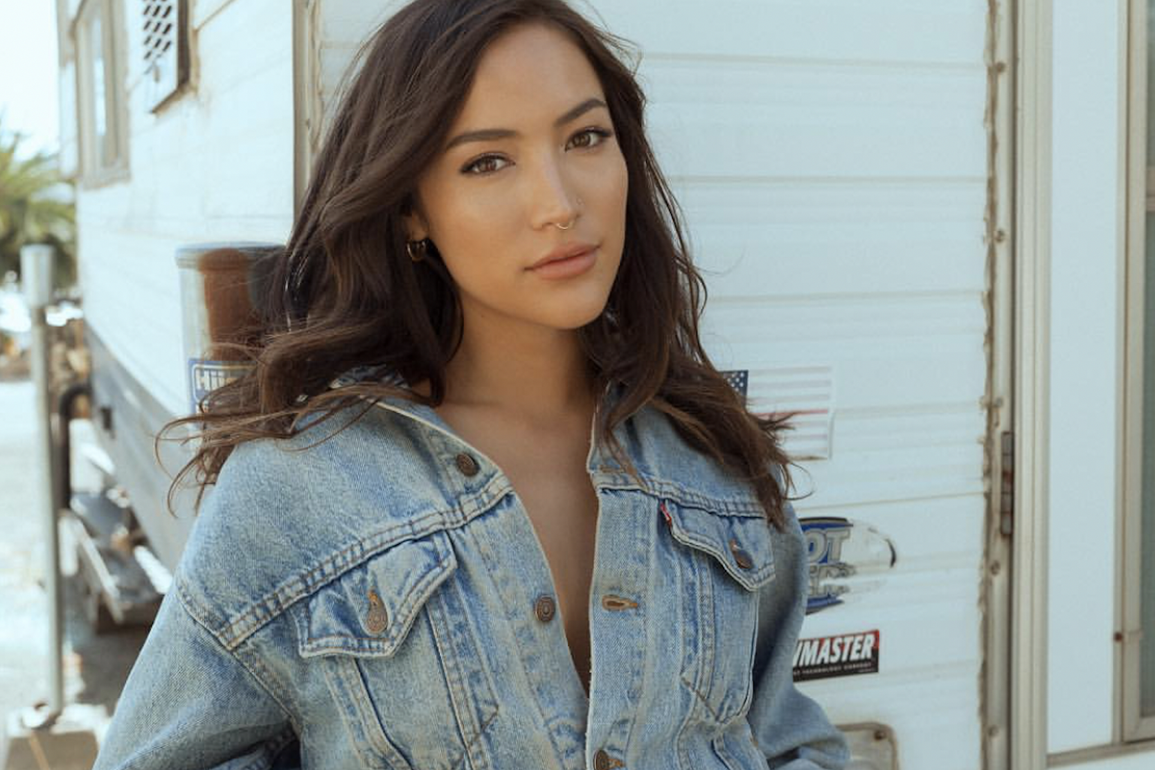 ALEXANDRA CLARK HAWAII MODEL 1.png