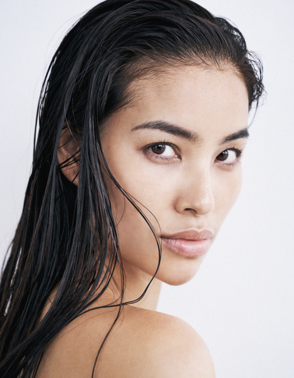 PHAM HUONG BEE MODEL HAWAII 4.png