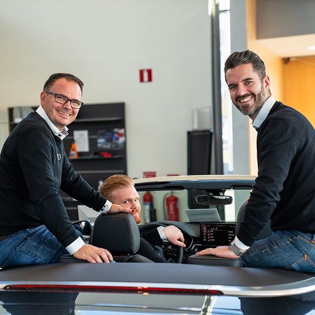 Sommaren n&auml;rmar sig med stormsteg... V&auml;lkomna in f&ouml;r att uppleva Audi&rsquo;s stora modellutbud. 
#bilabkung&auml;lv #audisverige #Audia5cab  #staysafe #keepdistance #tremusket&ouml;rerna