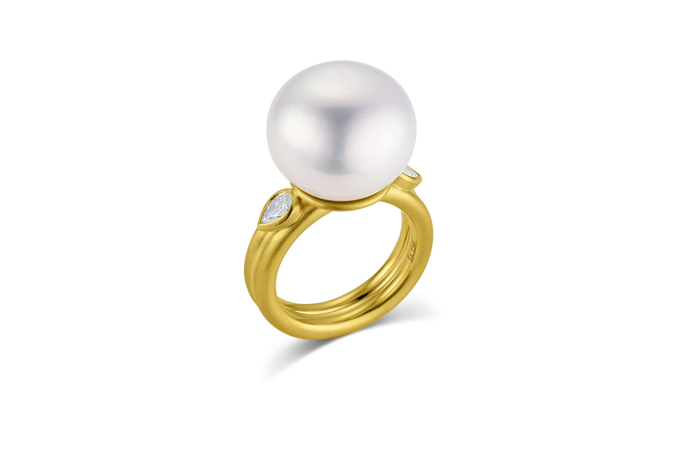 Leigh Maxwell Bahari Ring - White South Seas Pearls