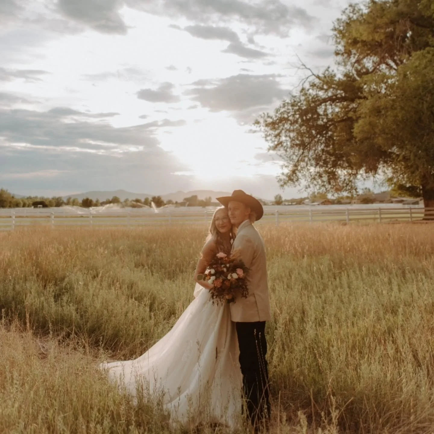 Forever looks better in a cowboy hat and rhinestone boots 🤎

#wyomingphotography #WhittneyJeanPhotography #utahphotographer #cedarcityphotographer #cedarcityweddingphotographer #utahbrides #southernutahphotography