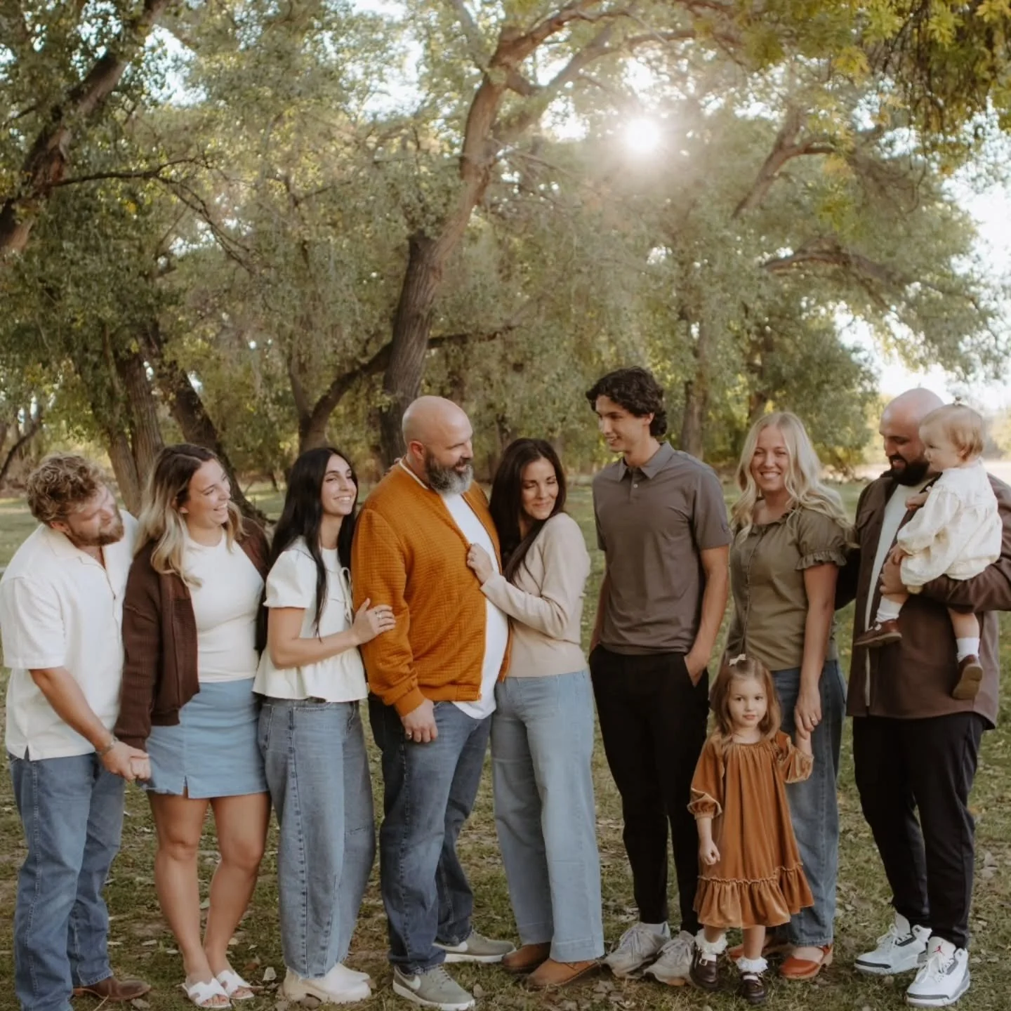 The beautiful Adam's Family 🤎✨️📸

#stgeorgefamilyphotographer #whittneyjeanphotography #stgeorgeutahphotographer #stgeorgeut