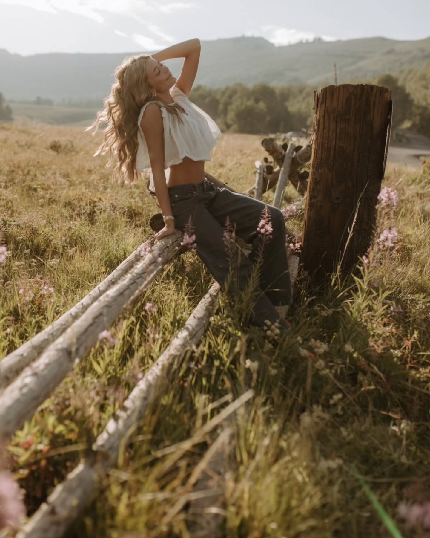 SENIOR SZN, right on time. 

#WhittneyJeanPhotography #seniorportraits #parkcityutah #wyomingphotographer