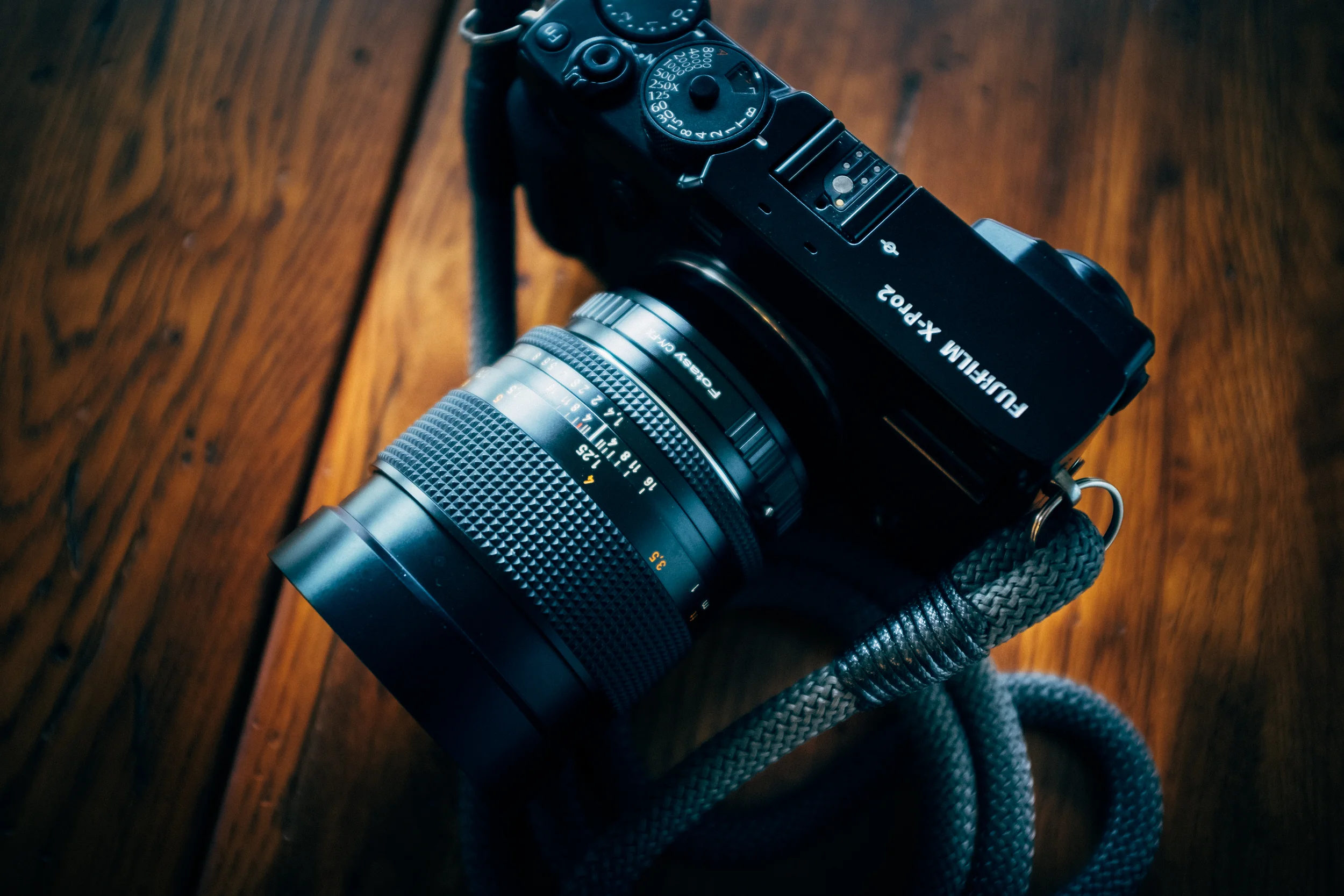 Well suited for product shots at f/4