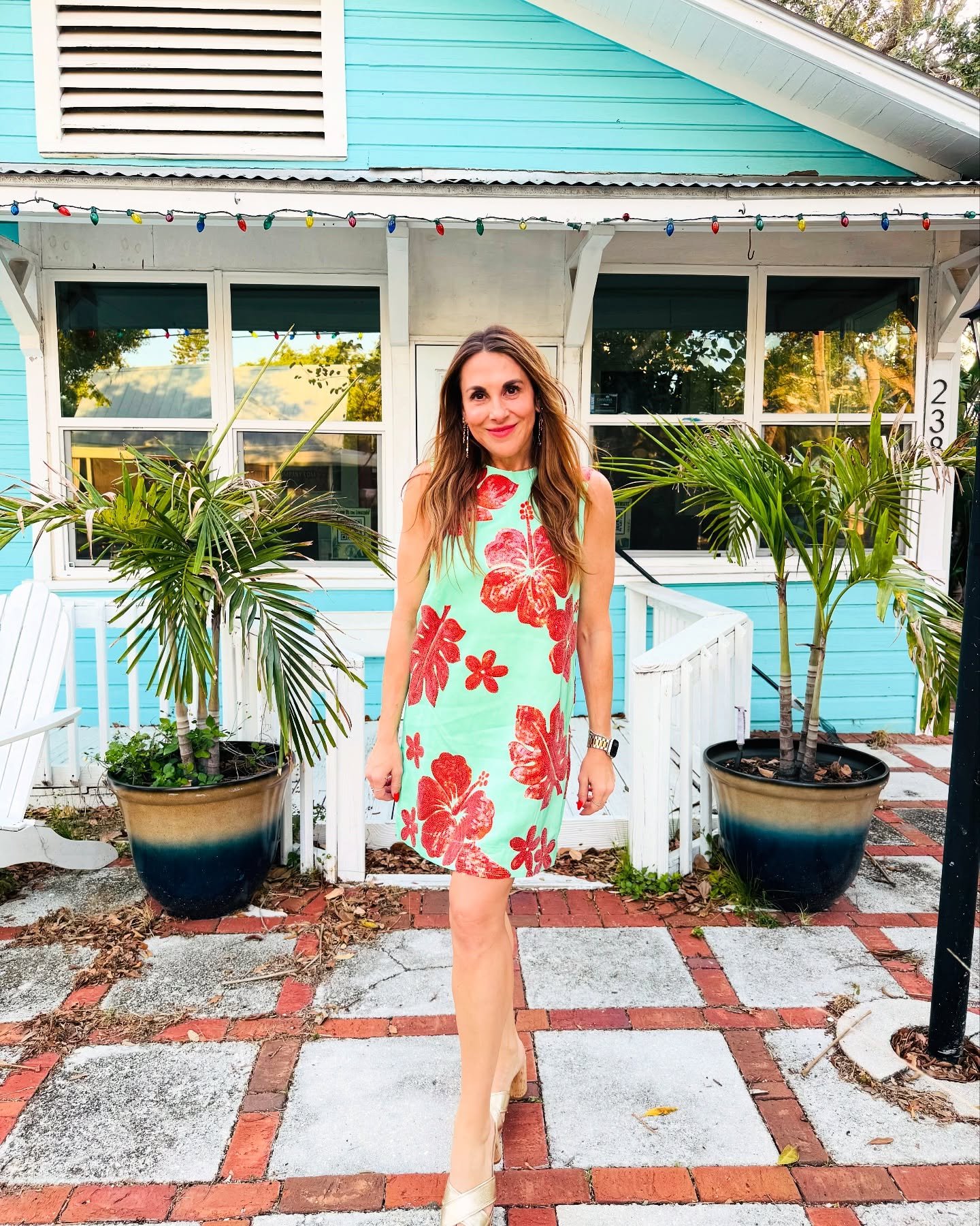 In one of my happy places and so thankful for sunshine and warm weather!  I am loving all the bold colors and color combinations for spring this season.  And adding sparkles day or night is always a plus! 🌴✨