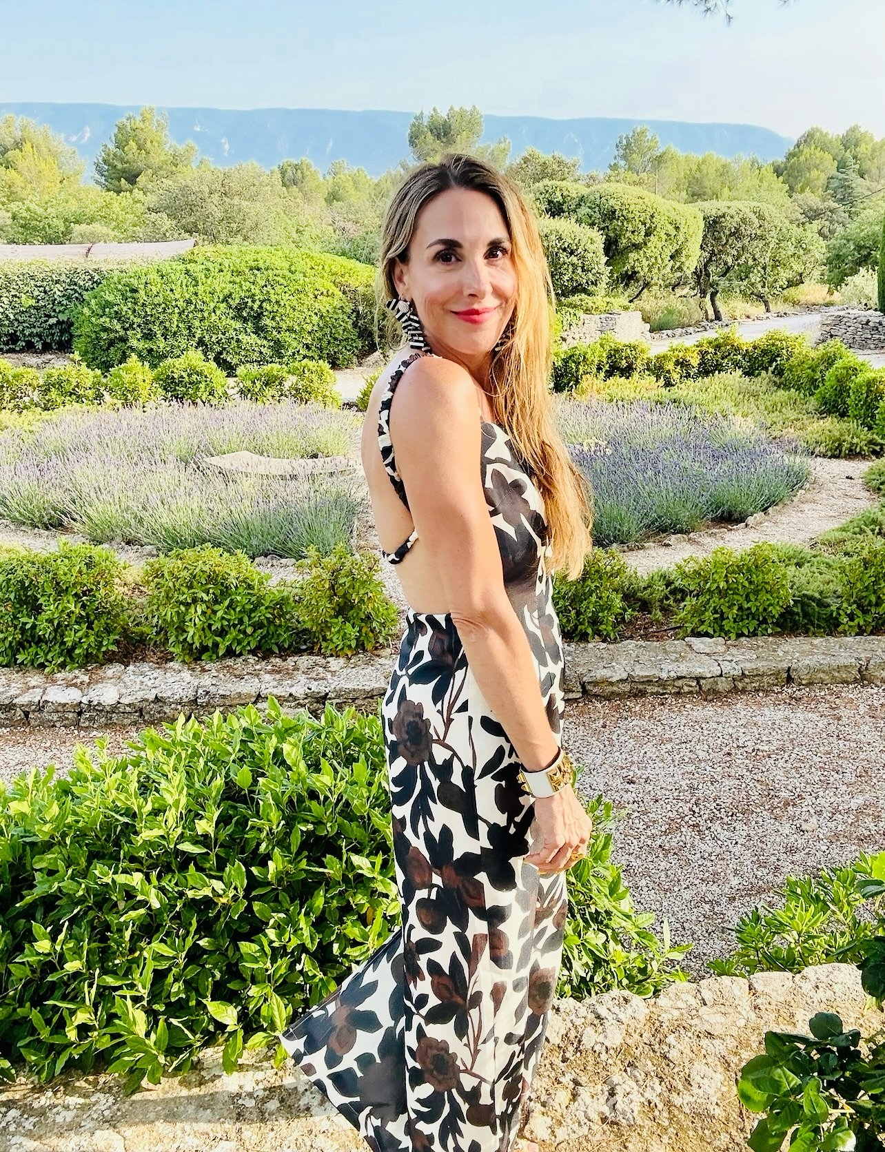 Provence agrees with me or I agree with it. I&rsquo;m not sure which it is but I know I&rsquo;m in love💜

And what I love almost as much as the south of France is this amazing dress. Have you guys checked out Commence yet?! If not you should!  You&r