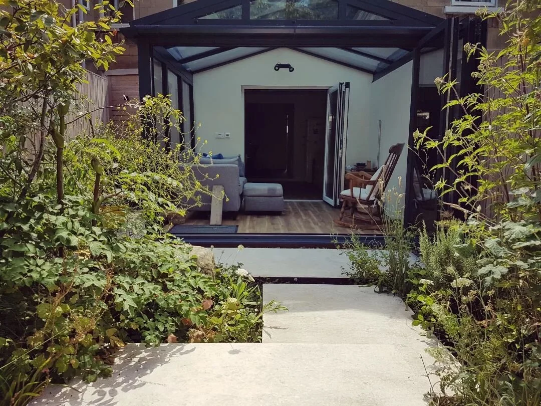 UPDATE: CEMFREE

Managed to poke my head into last year's innovation a couple weeks back where we set out to create the entire garden with zero cement (more info in previous post) once again I was blown away by how well the garden is performing 😀.

