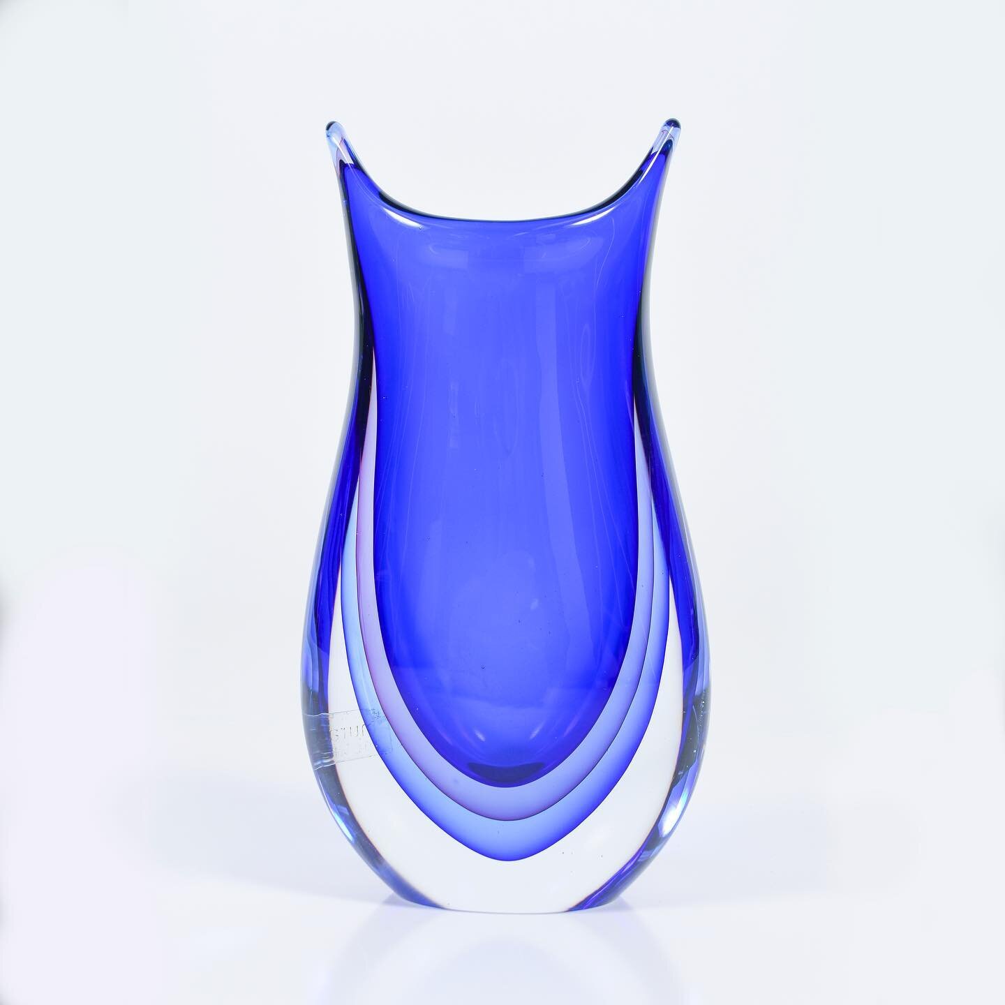 Murano blue glass vase.

Photo: @tryst.red 
.
.
.
.
.
.
.
#art #design #designer #glassvase #murano #muranovase #blockauctionhouse #auctionhouse #auction #muranoglass  #glassart #ferndale #birmingham #royaloak #detroit #michigan