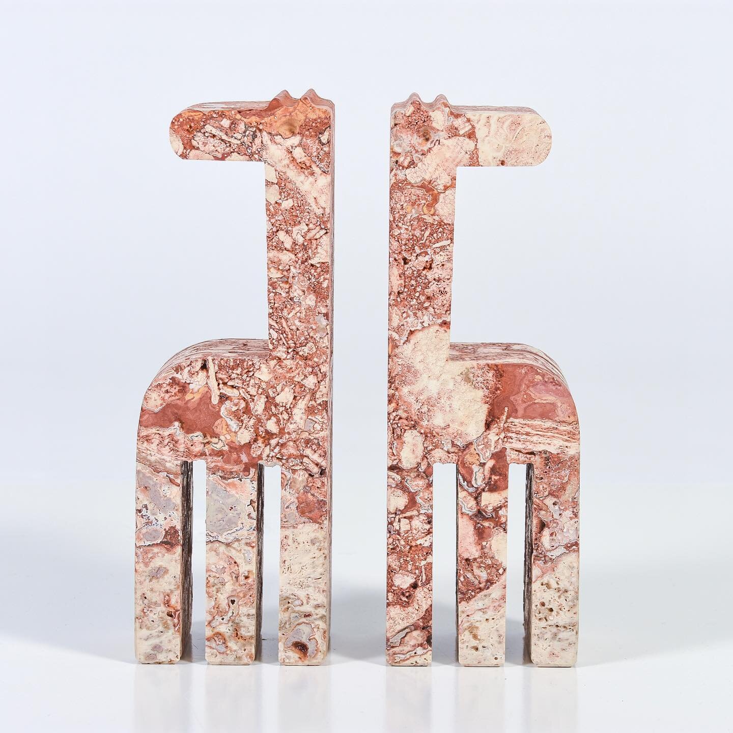 Travertine Giraffe bookends 

-Stay tuned for updates on our massive upcoming auction!
Photo: @tryst.red 
.
.
.
.
.
.
.
#art #design #designer #tavertine #blockauctionhouse #auctionhouse #auction #giraffe #bookends #stoneart #ferndale #birmingham #ro