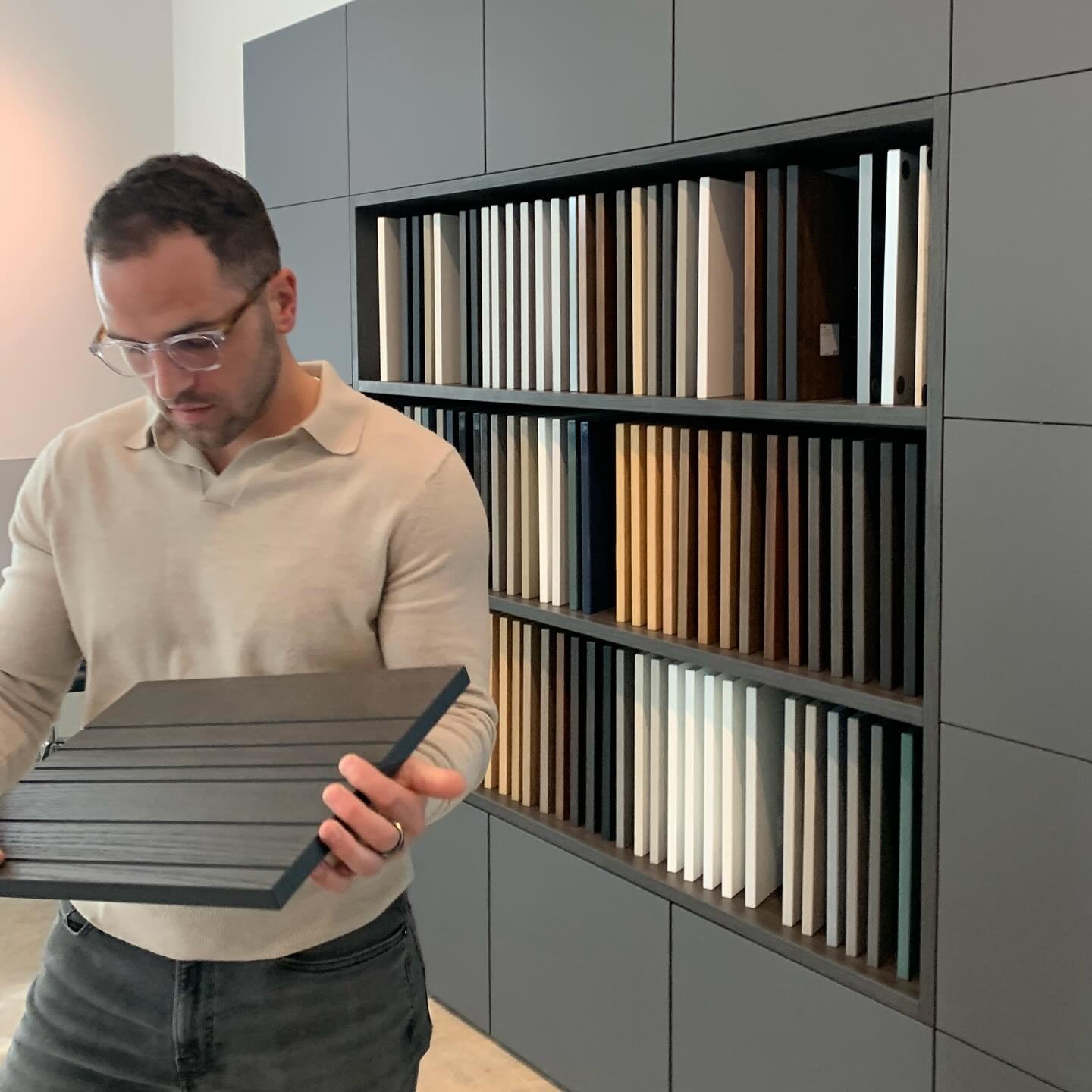 Thank you @forestkitchendesignclt / @forestkitchendesign  for a wonderful show and tell at your Charlotte showroom. The quality and options of your line up is breathtaking!!
..
slideshow: #showroom #kitchenshowrooms #kitchencabinet #kitchendesign #ki