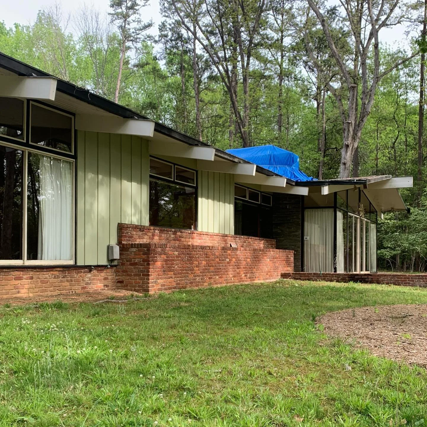 Let&rsquo;s see if we can breathe some life back into this gorgeous, historic, midcentury modern Classic! One of A.G. Odell Jr. masterpieces. We are getting the white gloves out before touching a thing! We can&rsquo;t wait to see what we&rsquo;ll dis