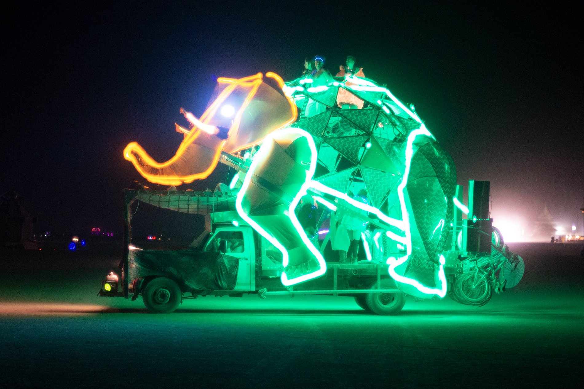 Elephantartcar copie.jpg