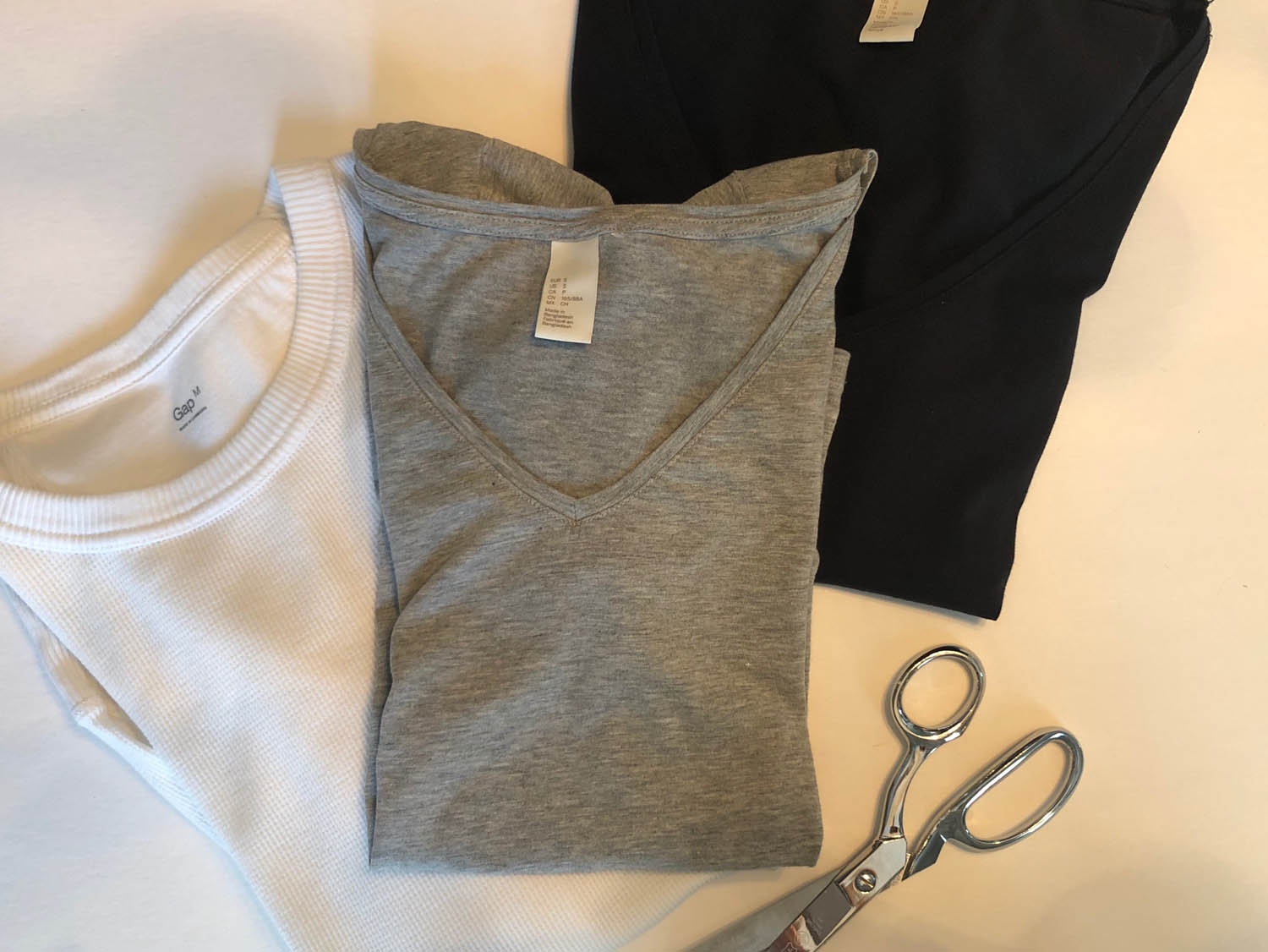Three t-shirts to be cut and fringed
