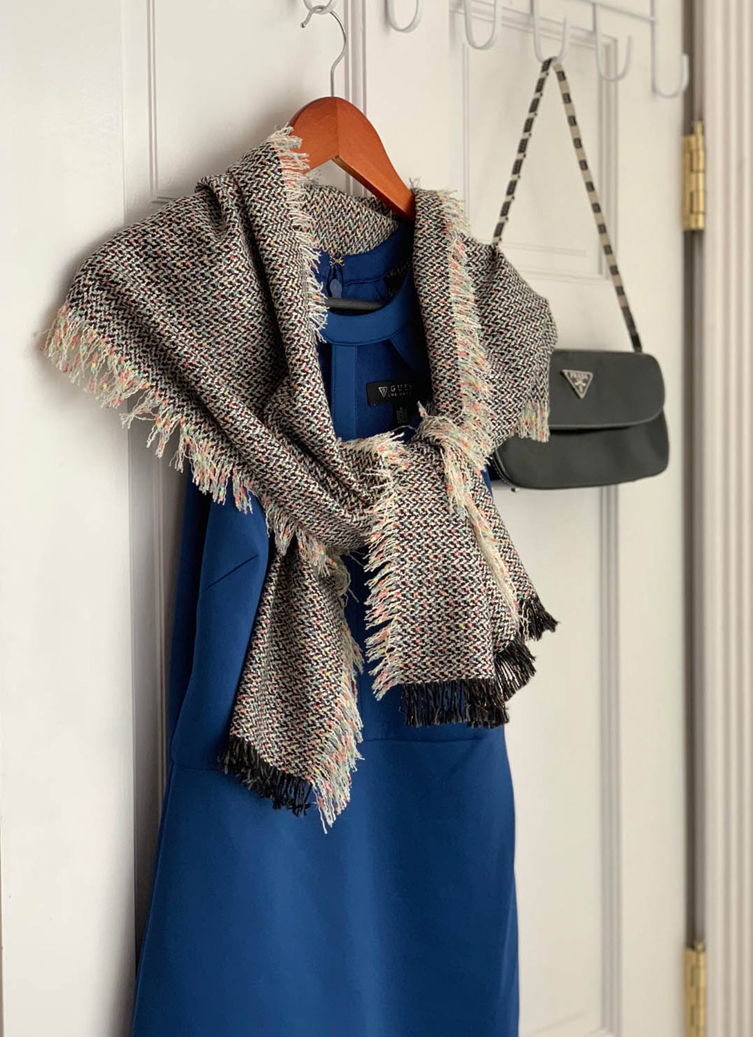 1a-fun-fringed-fabric-scarf-in-less-than-thirty-minutes.jpg