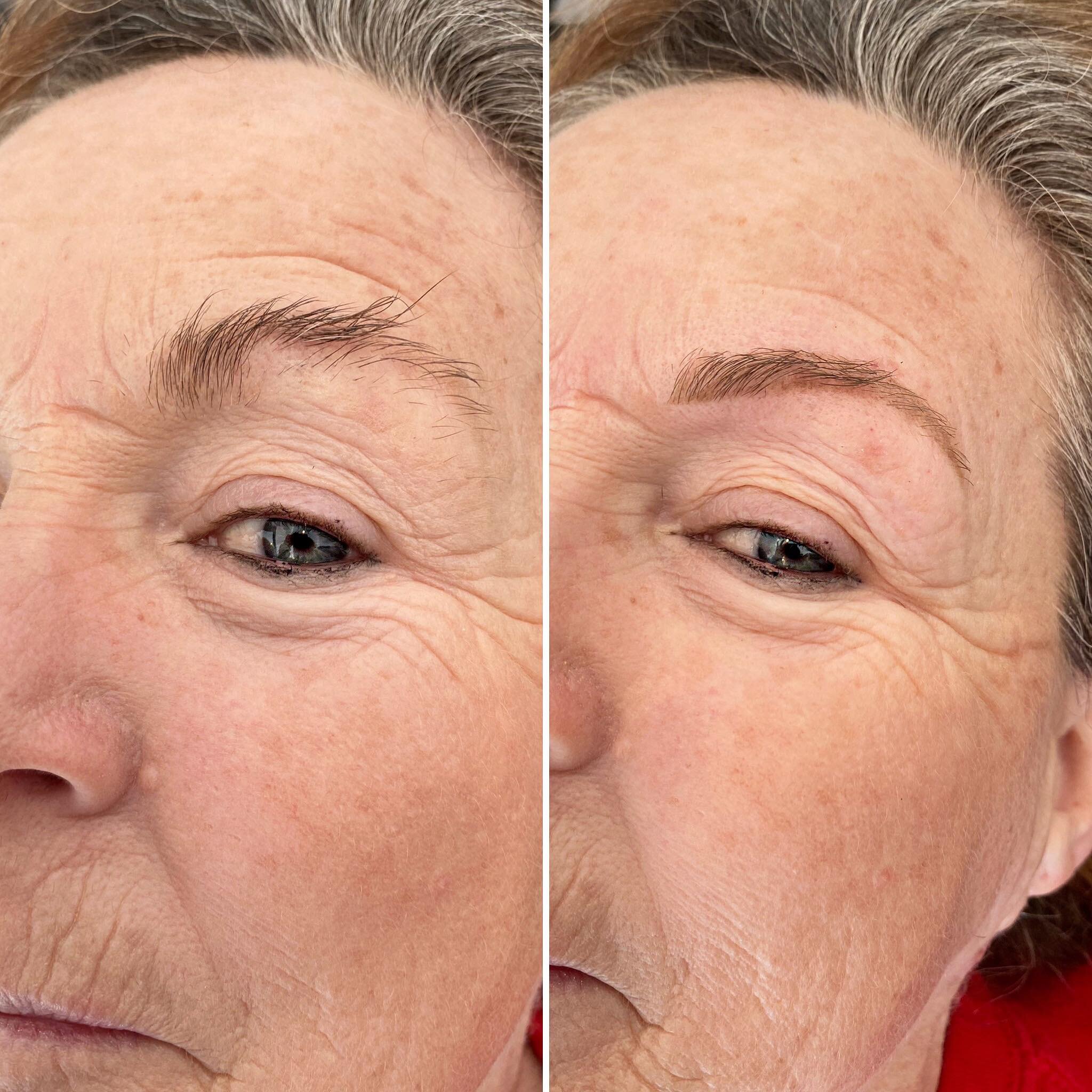 Can you believe this was a 15 minute transformation for only $15!😱✨

Book an eyebrow threading &amp; shaping appointment with any of our brow experts and in less than 15 minutes you can have amazing brows too! 

Benefits of Eyebrow Threading &amp; S