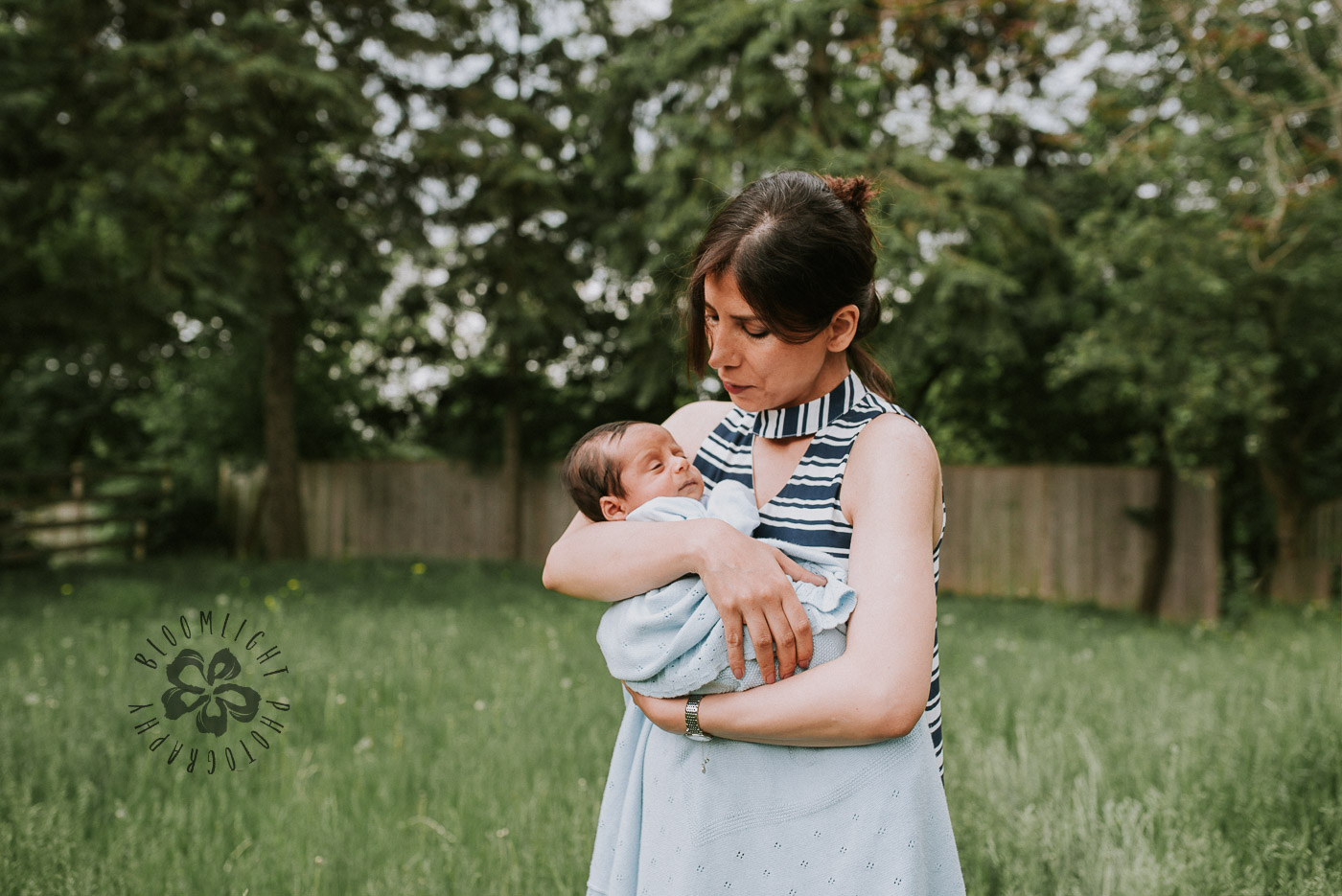 NorthYork-newborn-andmotherhood-outdoor-photography (7).jpg