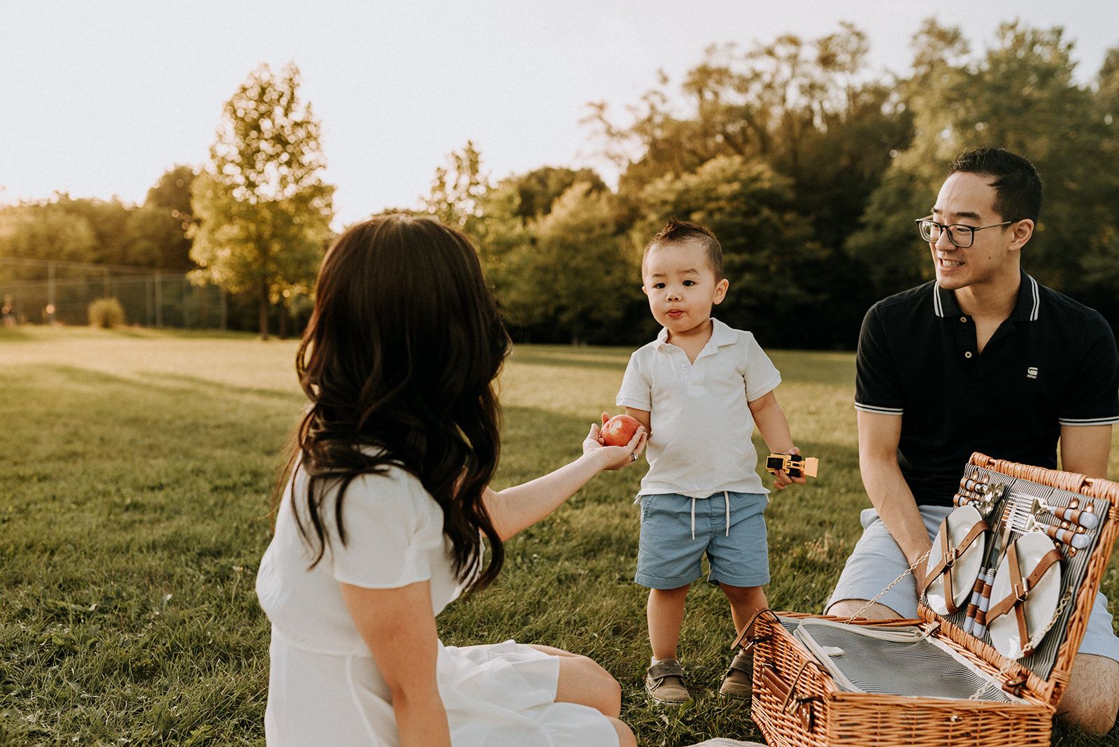 picnic family photos in Toronto