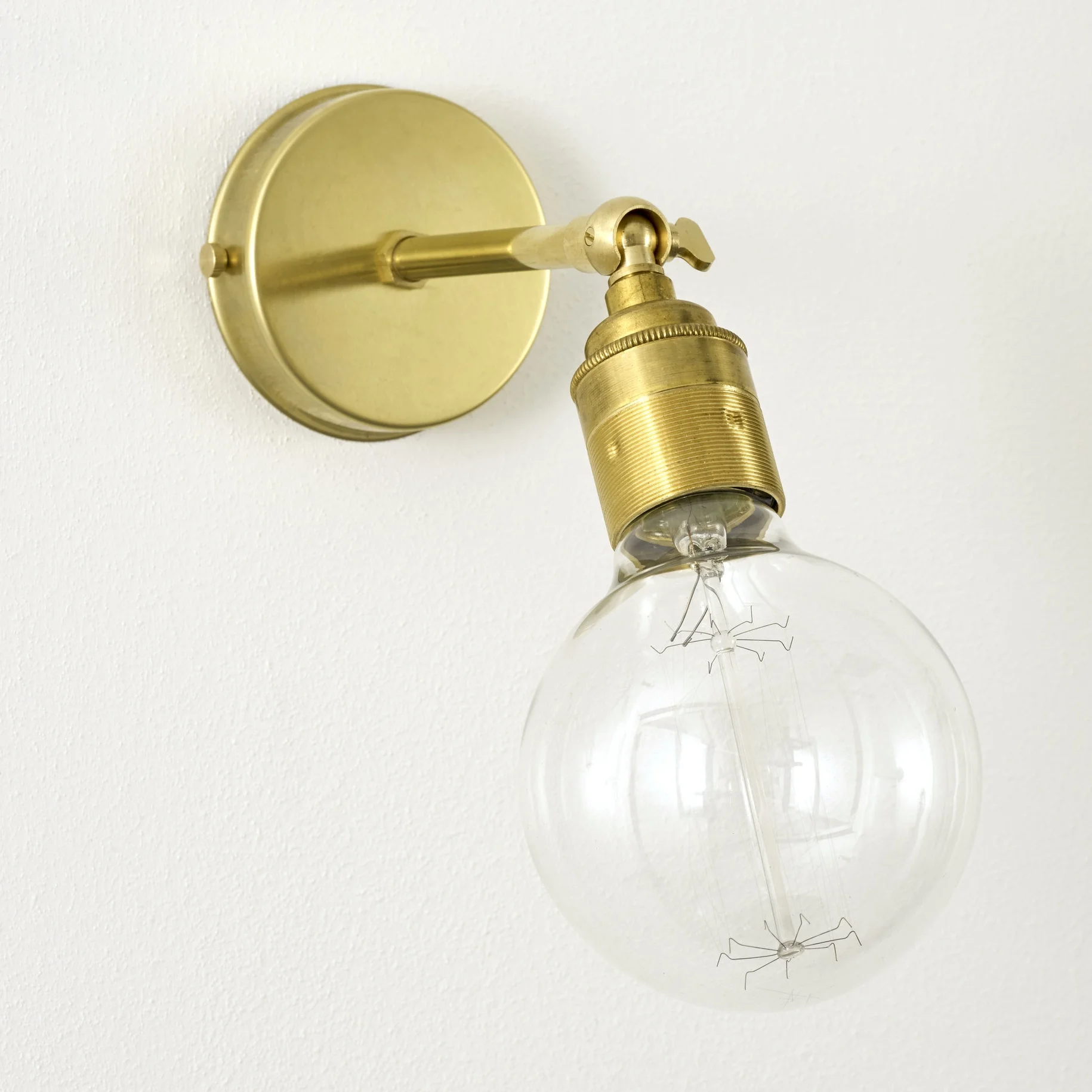 Sconce_brass_joint.jpg