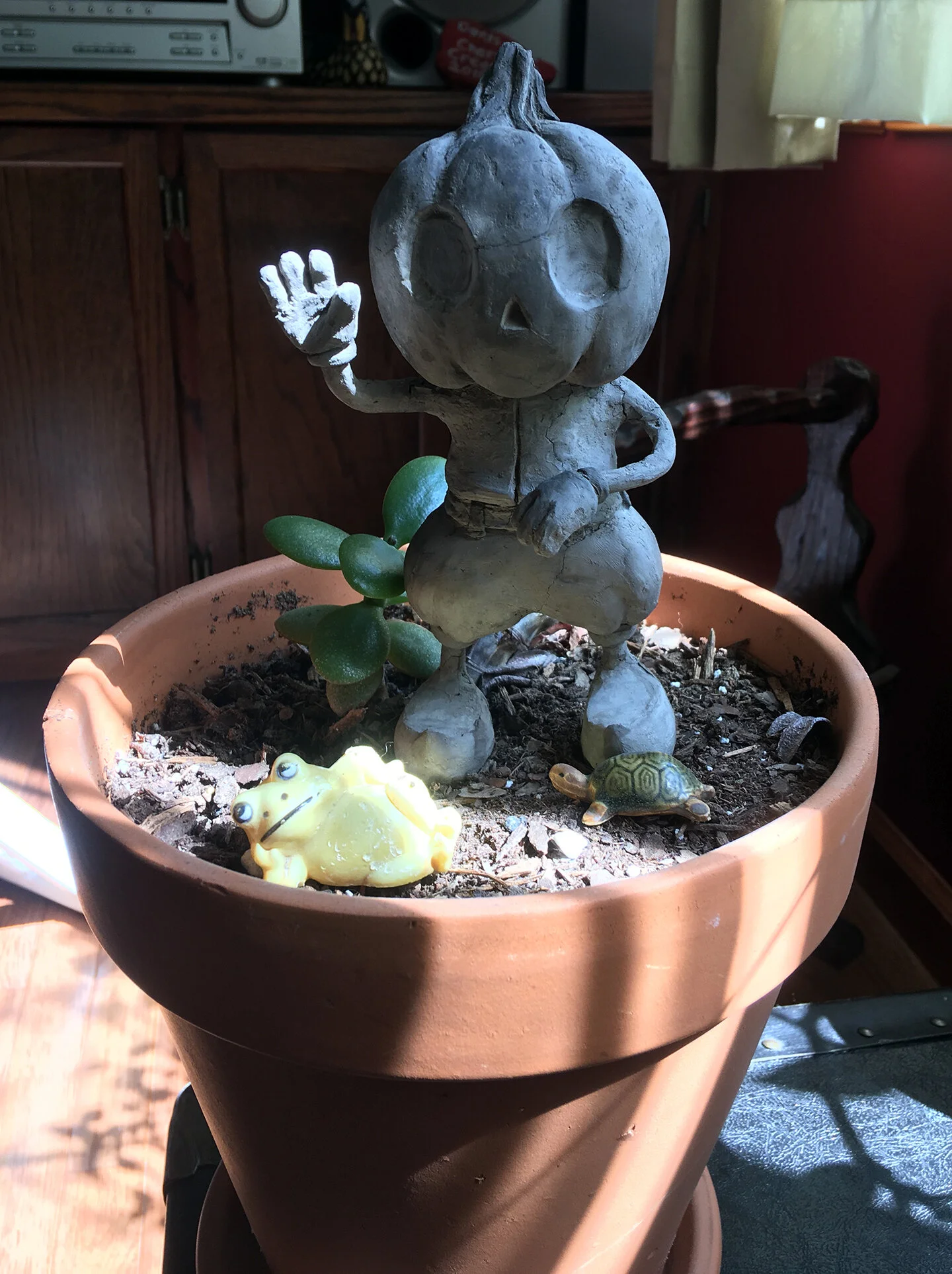 14. Clyde with Friends in a Pot.jpg