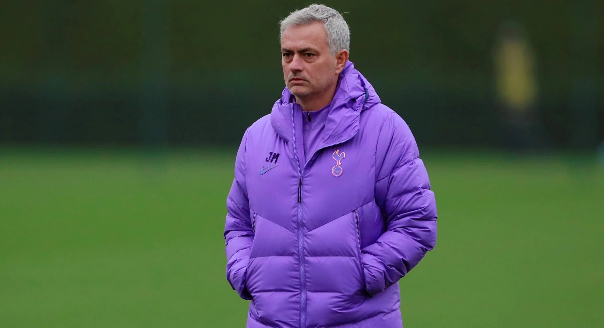 Tottenham-manager-Jose-Mourinho-on-the-training-ground-e1574700218727.jpg