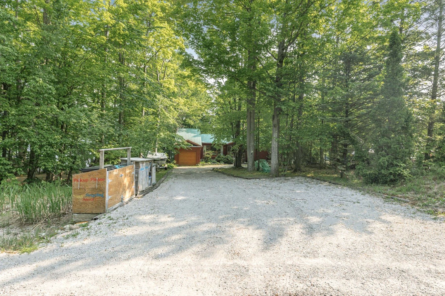 PARKING FOR 7 VEHICLES