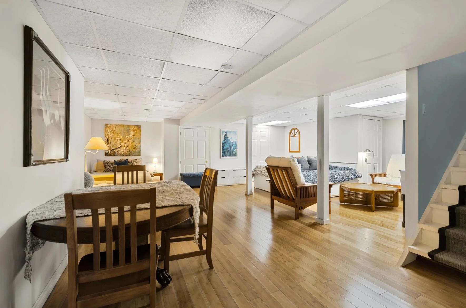 BASEMENT LOUNGE & SLEEPING