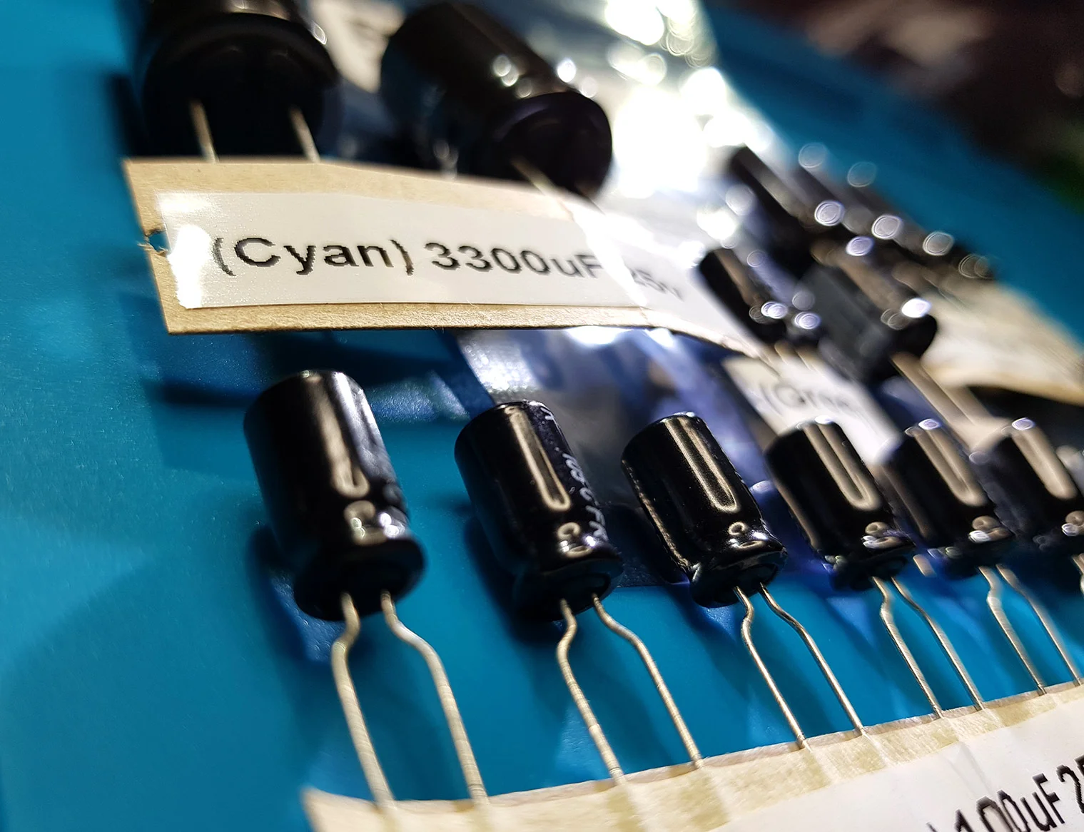 a500_caps_closeup.jpg