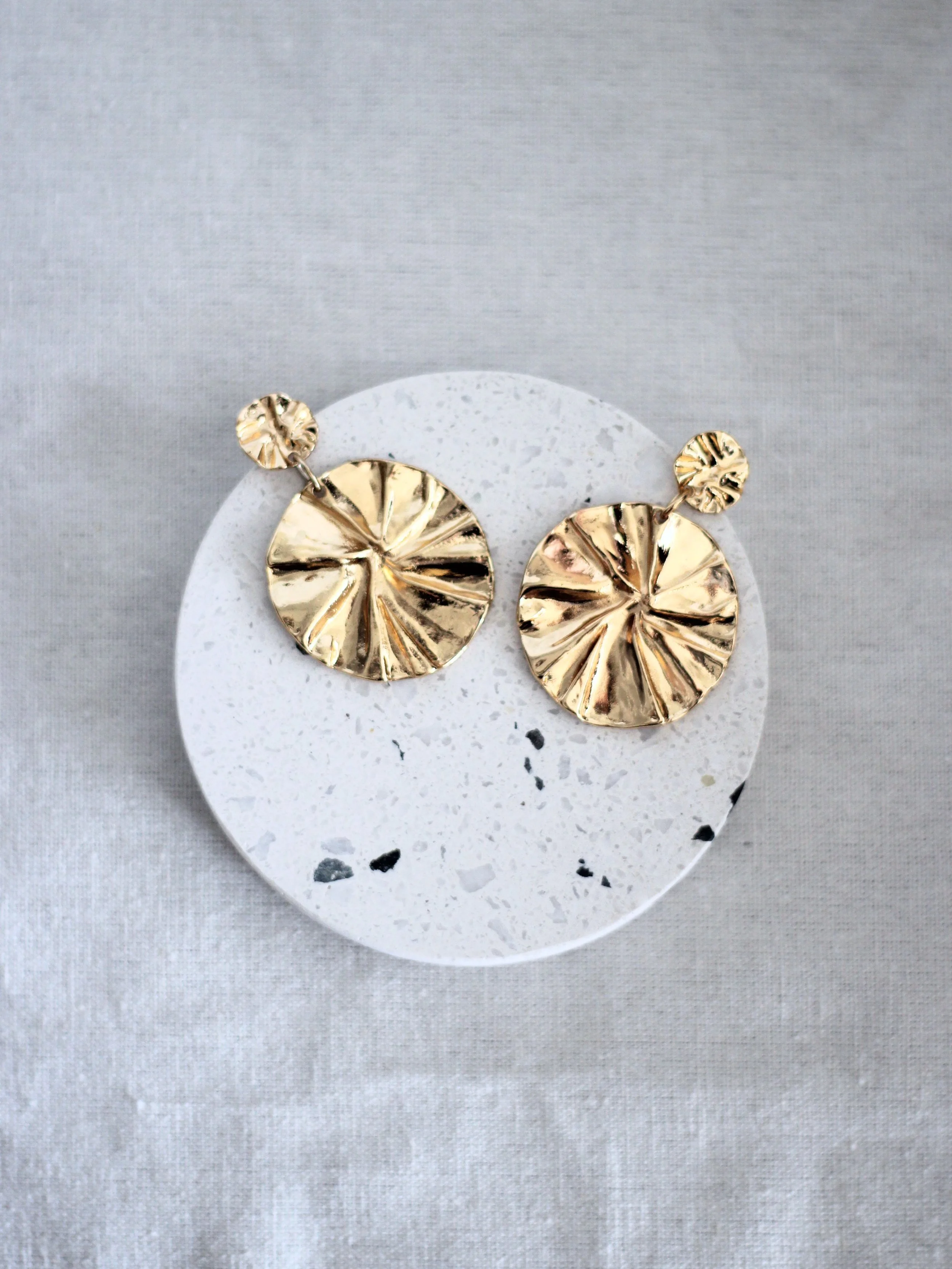 Jan 2019_Gold Crinkled Earrings_Gold_$25 (3).jpeg