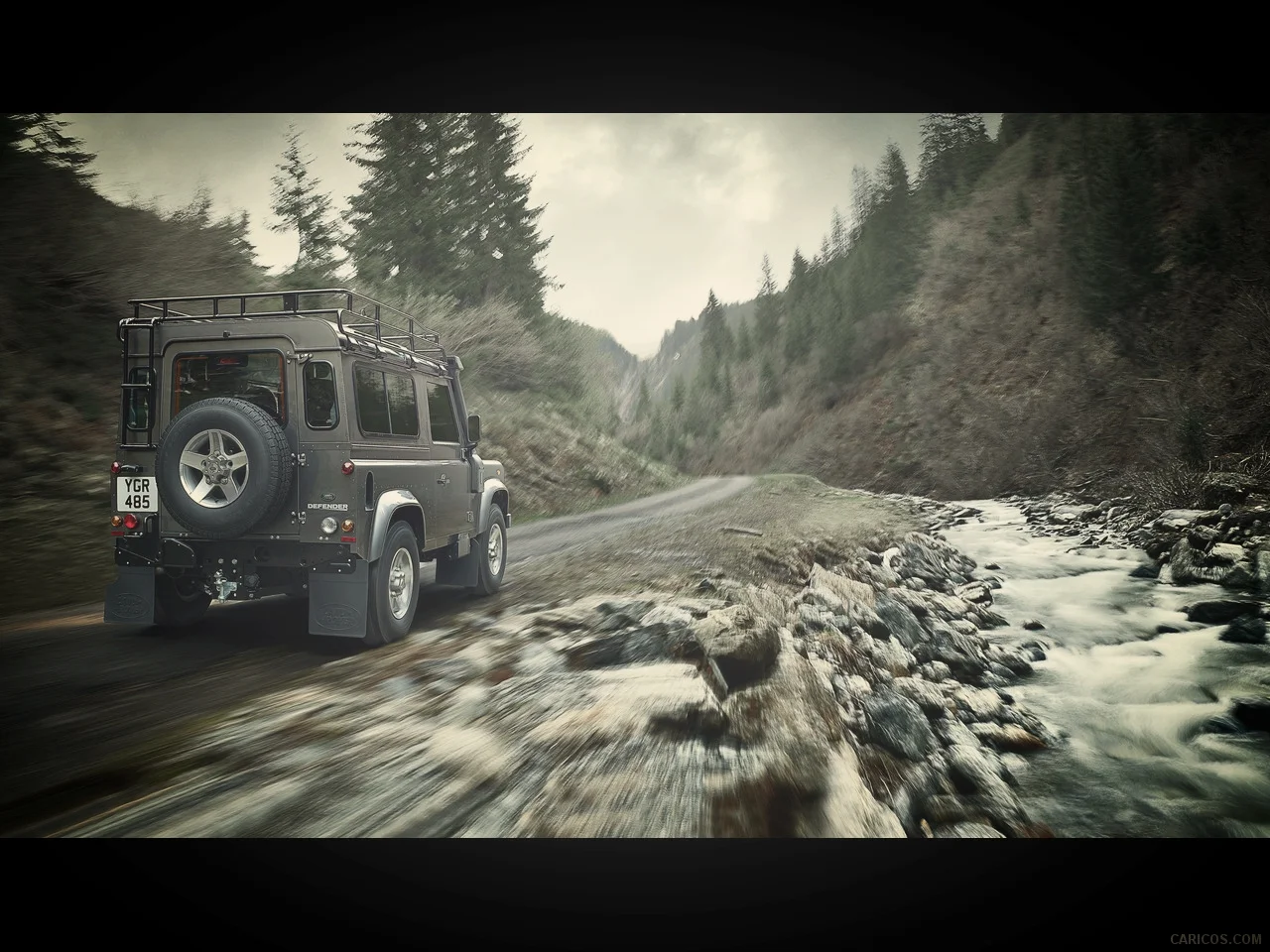 2012_land_rover_defender_45_1280x960.jpg