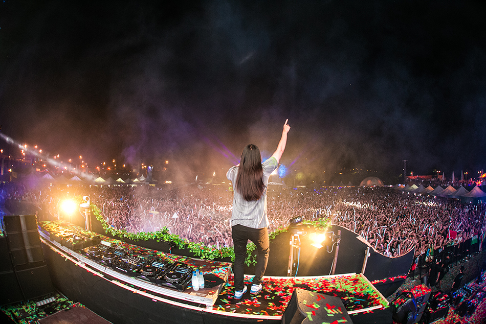 UNITE-with-tomorrowland-barcelona-Steve-Aoki-9.jpg