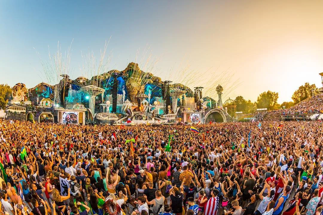 Tomorrowland.jpg