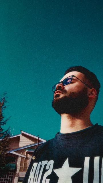 New music to feel it In Your Bones, Moosa Saleem and Vouti release new track