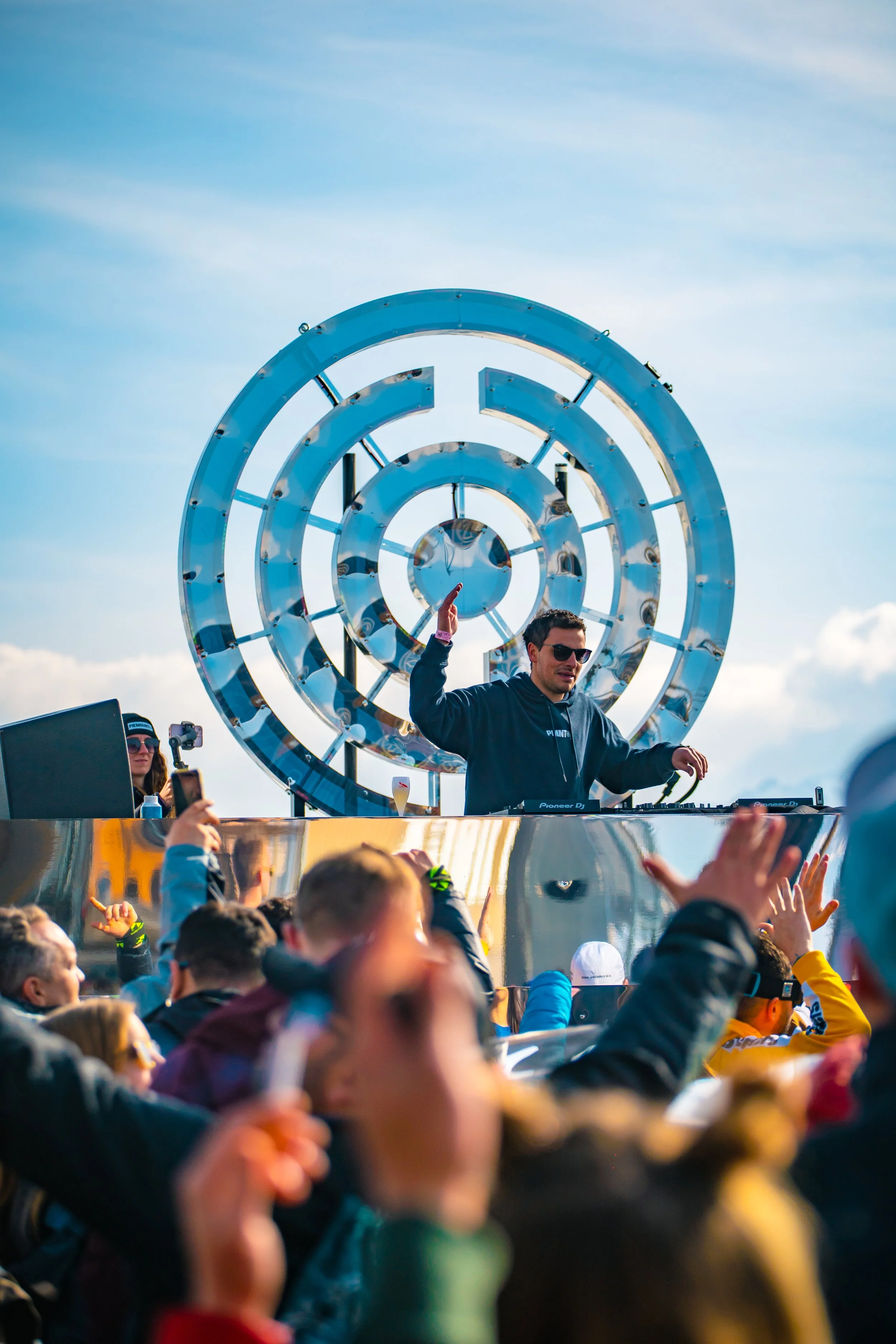 TBD artist returns! Galluxy releases That Ride