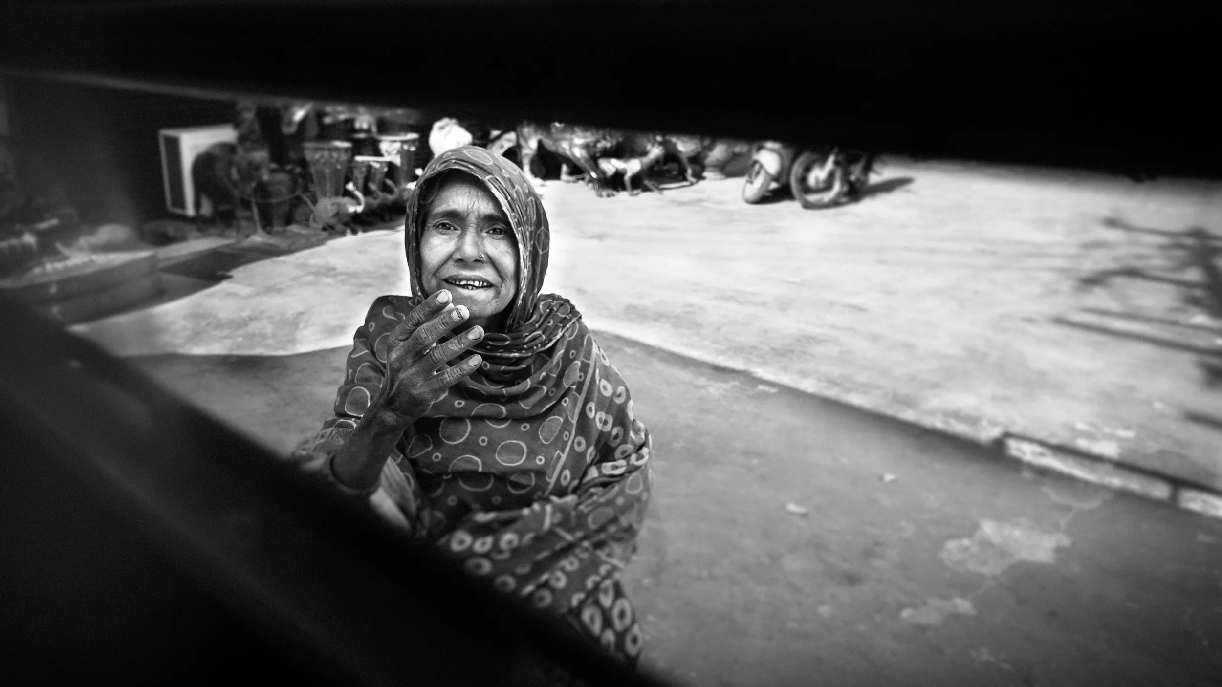 Woman begging, Agra 2017.