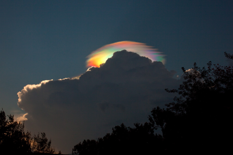  Source:http://www.theeventchronicle.com/sky-phenomenon/bright-rainbow-pileus-cloud-forms-cumulonimbus-cloud-zimbabwe-africa/ 