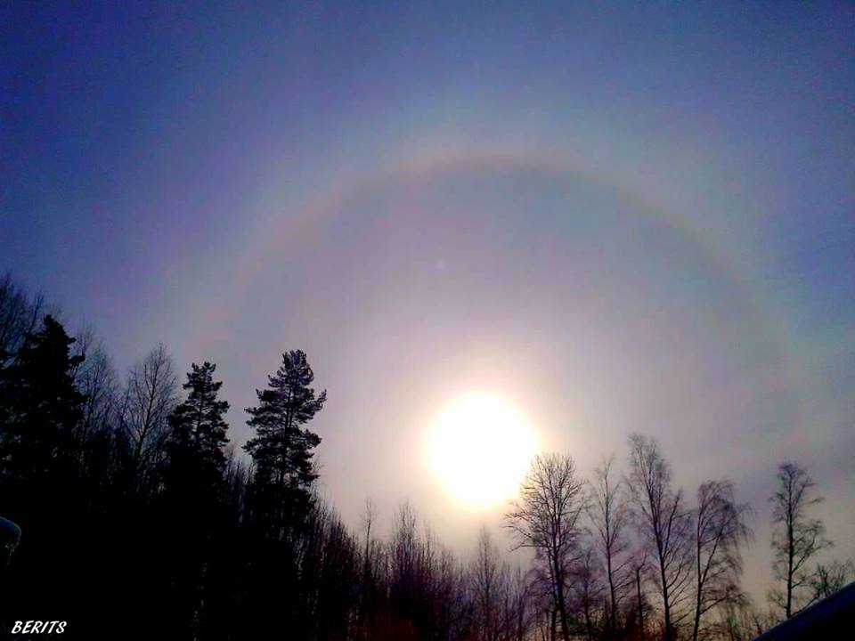 we had a nice halo around the sun.