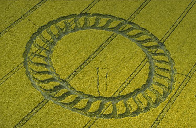  West Kennet Long Barrow, Avebury, Wiltshire, UK - 4 May 1998